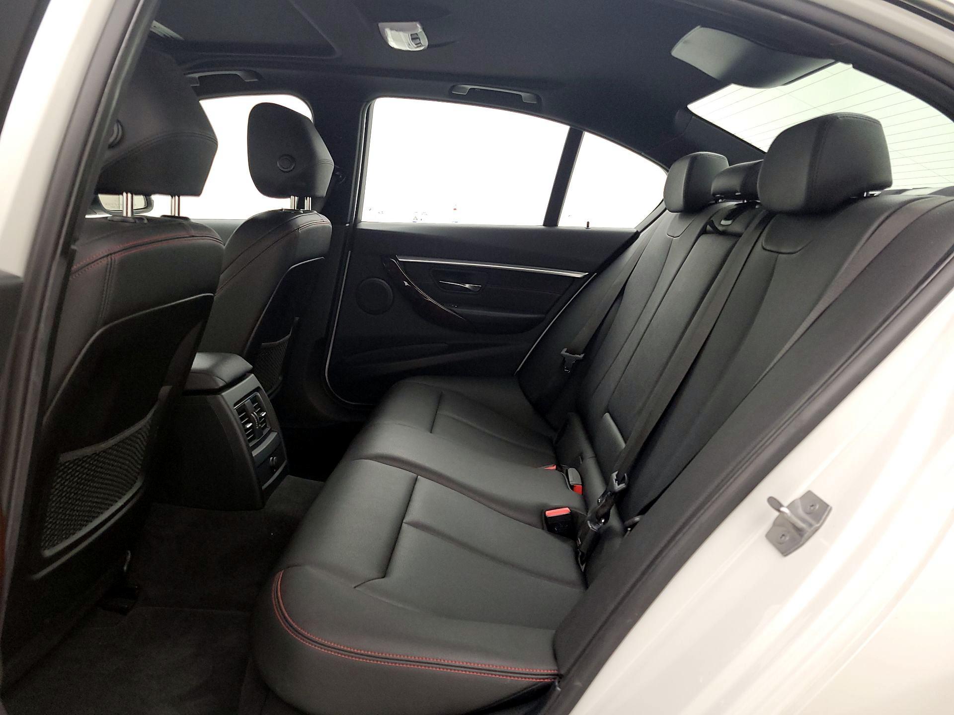 Thumbnail: 2018 BMW 3 Series - 20
