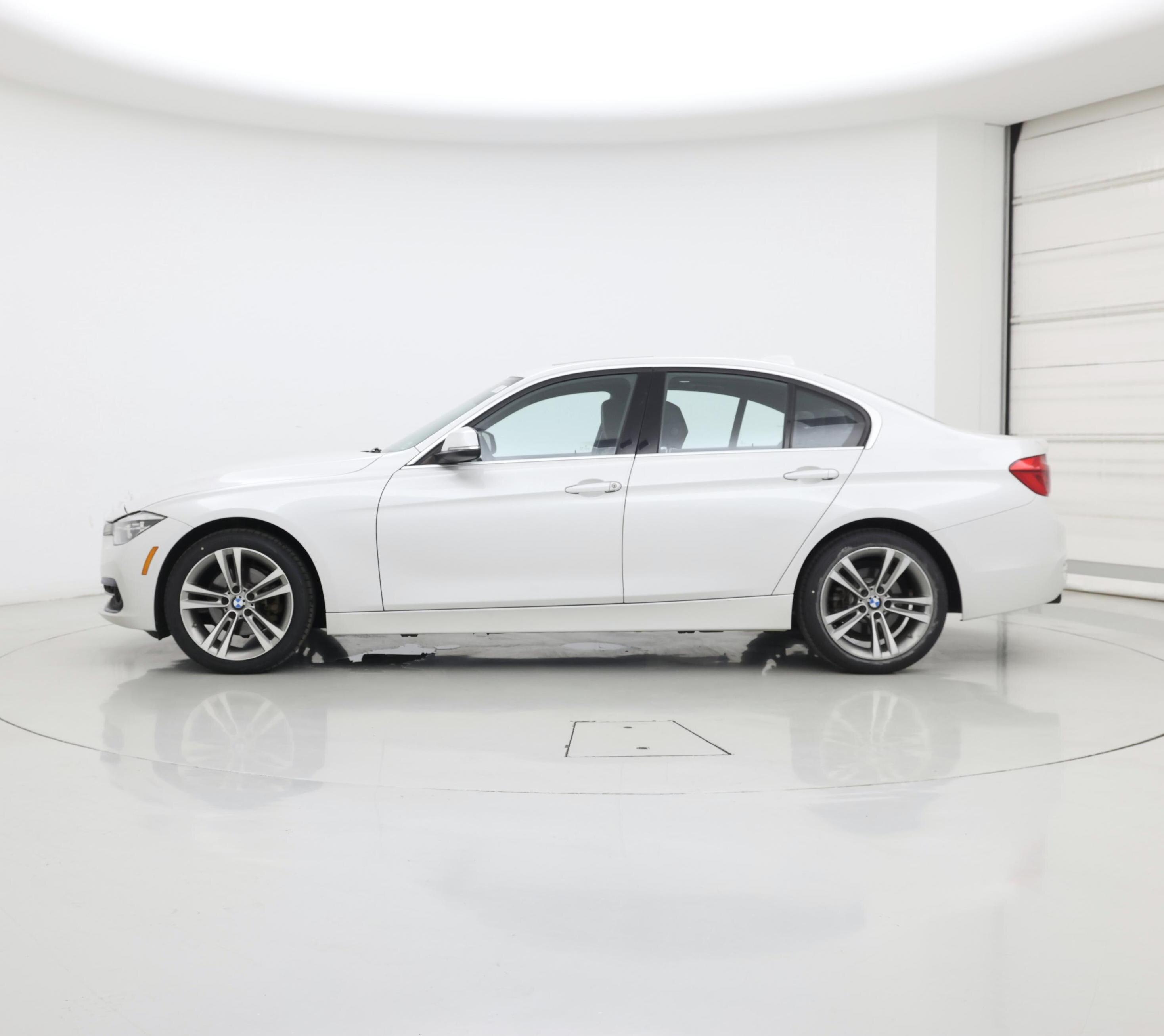 Thumbnail: 2018 BMW 3 Series - 3