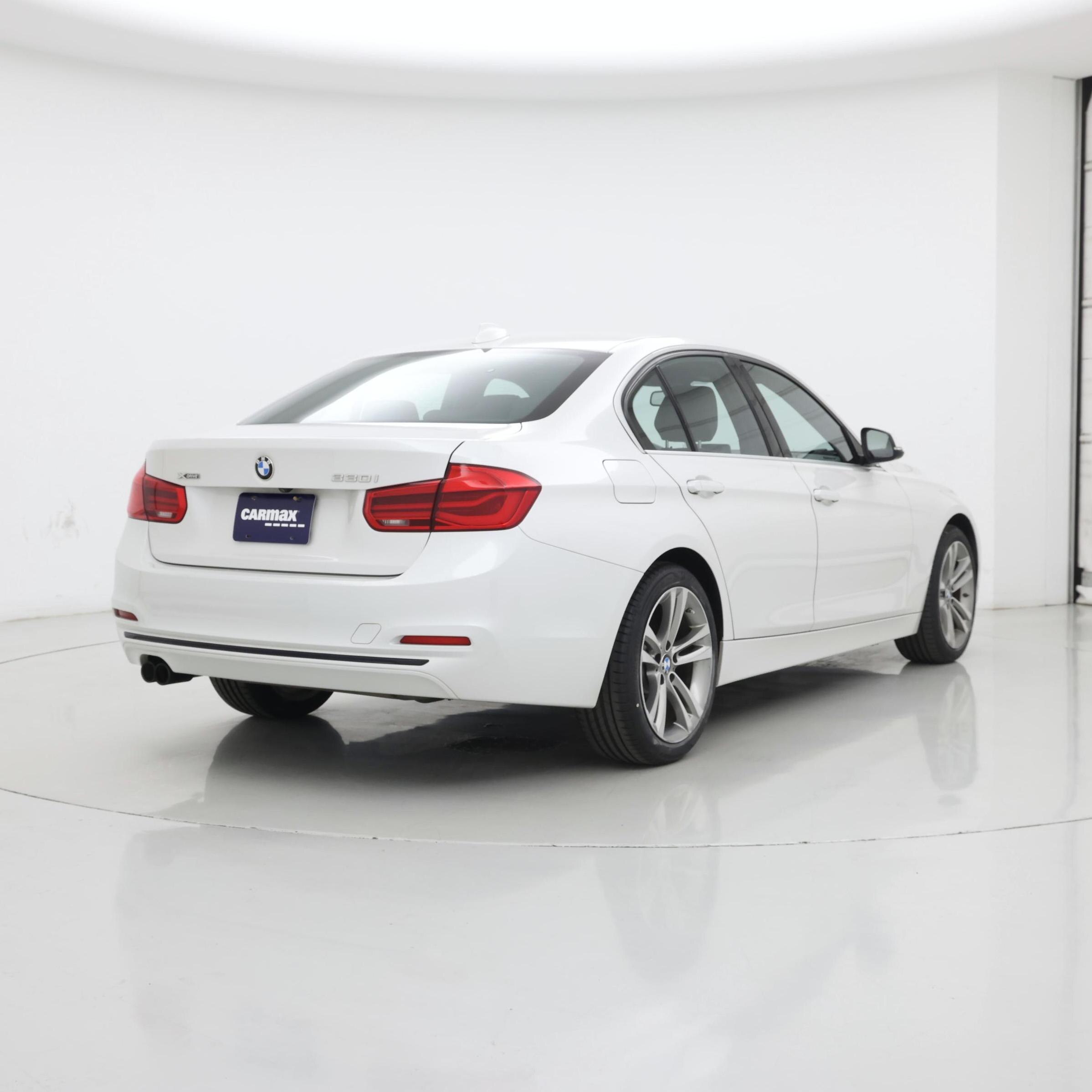 Thumbnail: 2018 BMW 3 Series - 8