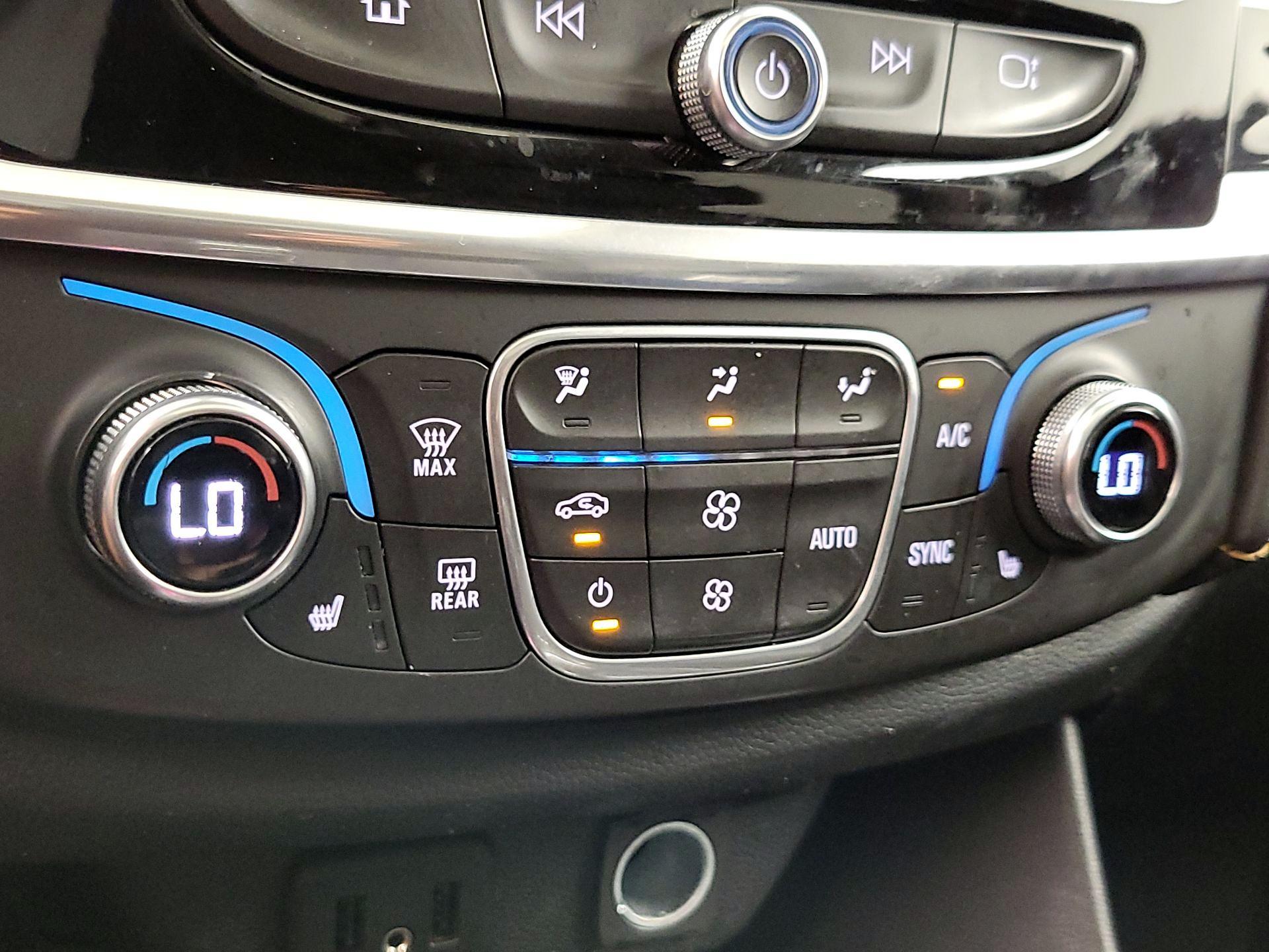 Thumbnail: 2019 Chevrolet Traverse - 17