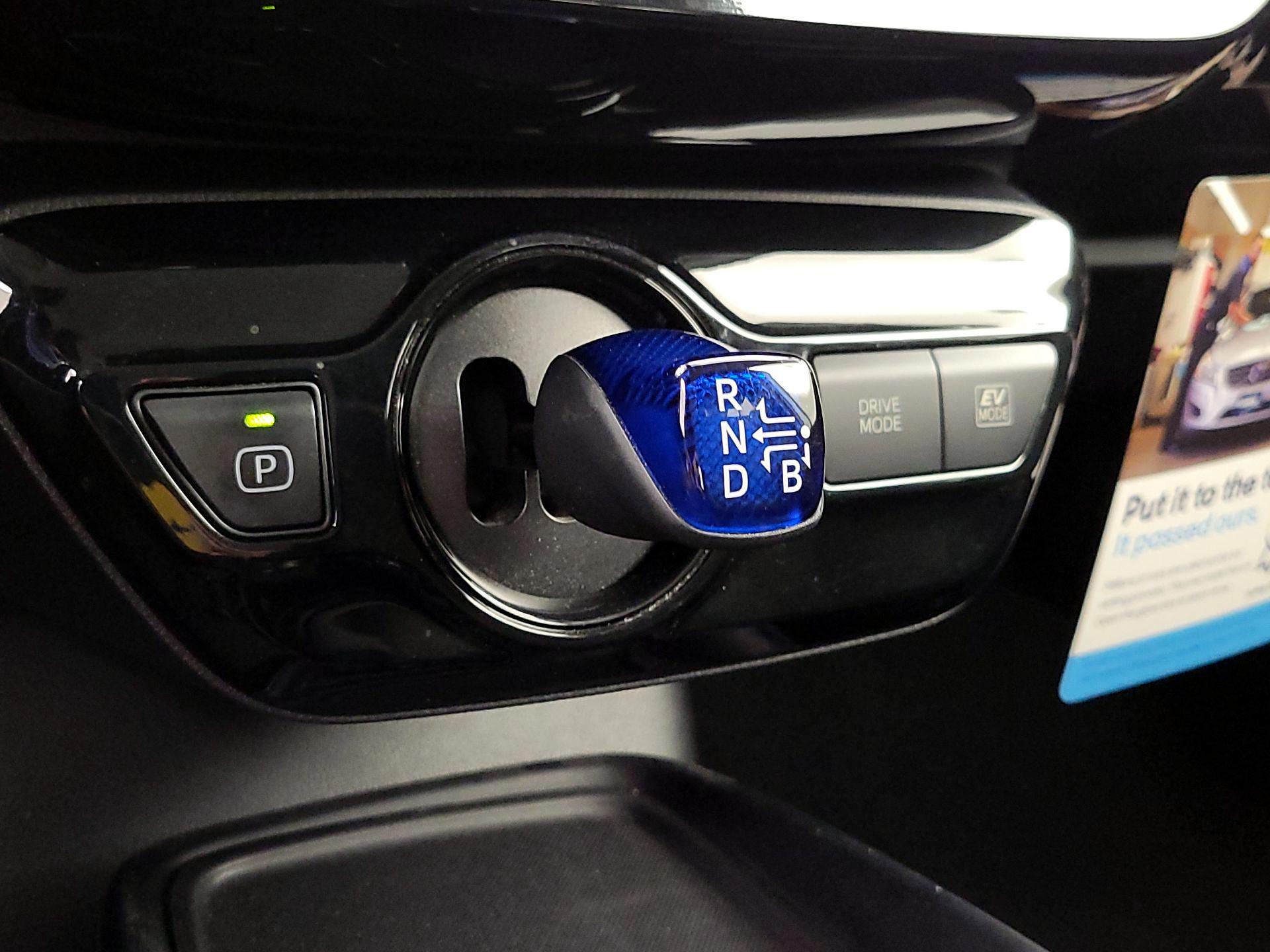 Thumbnail: 2019 Toyota Prius - 17