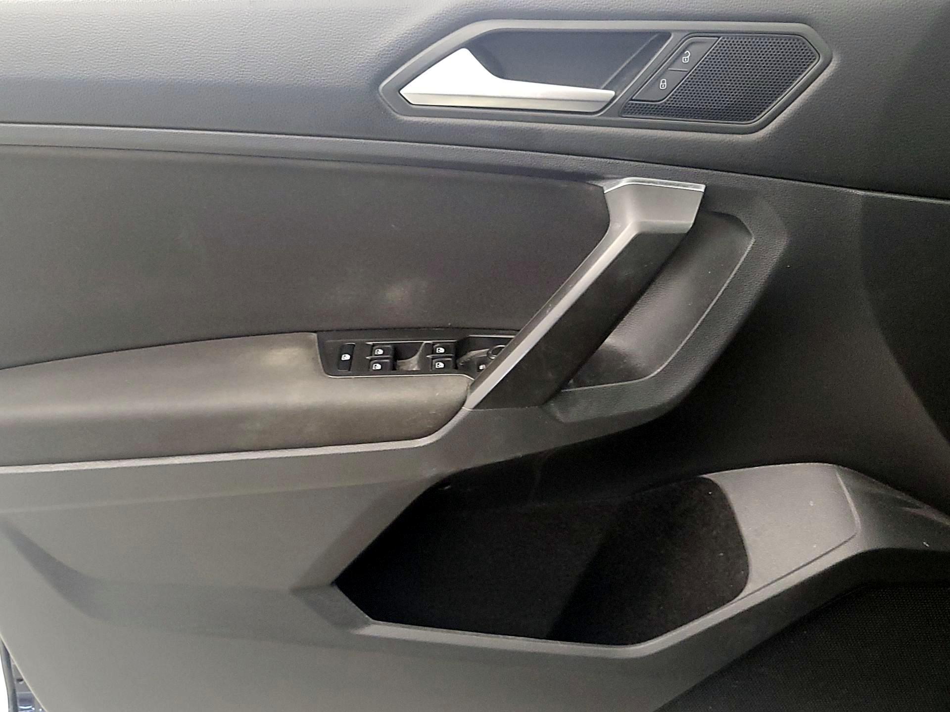 Thumbnail: 2021 Volkswagen Tiguan - 12