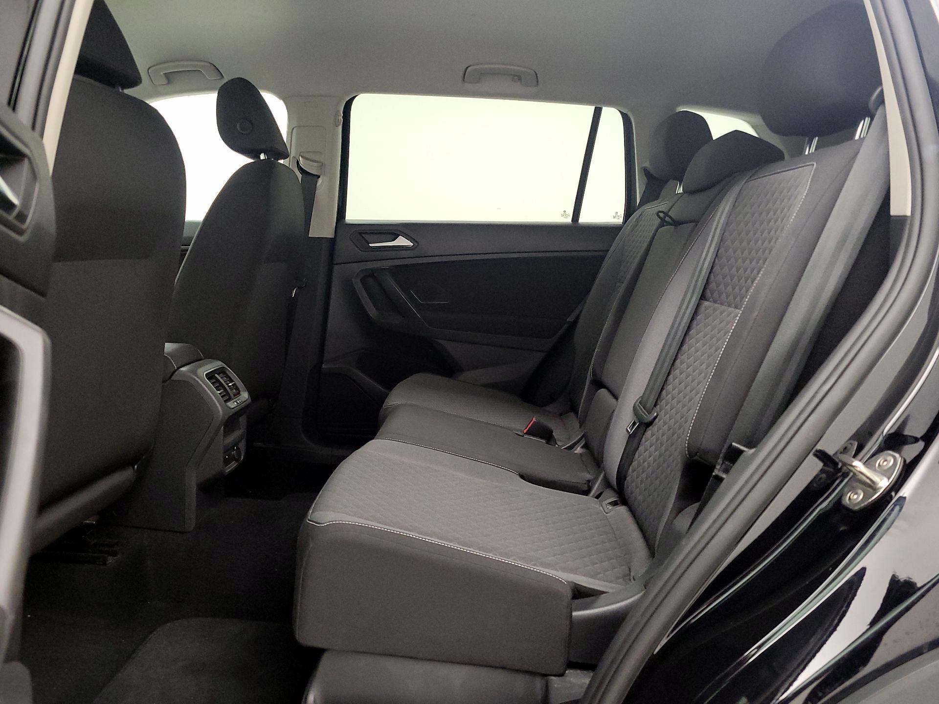 Thumbnail: 2021 Volkswagen Tiguan - 19
