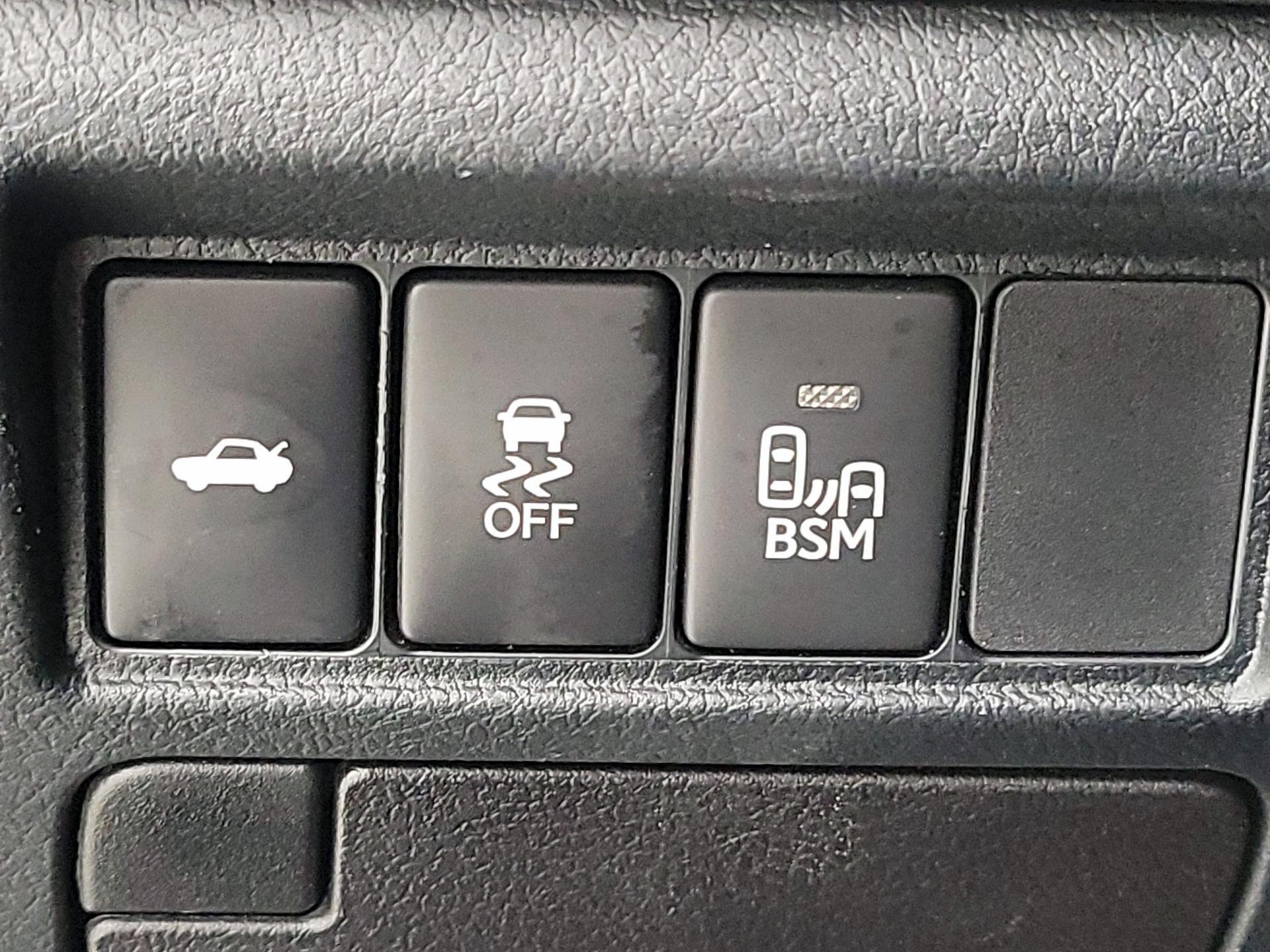 Thumbnail: 2015 Toyota Avalon - 13