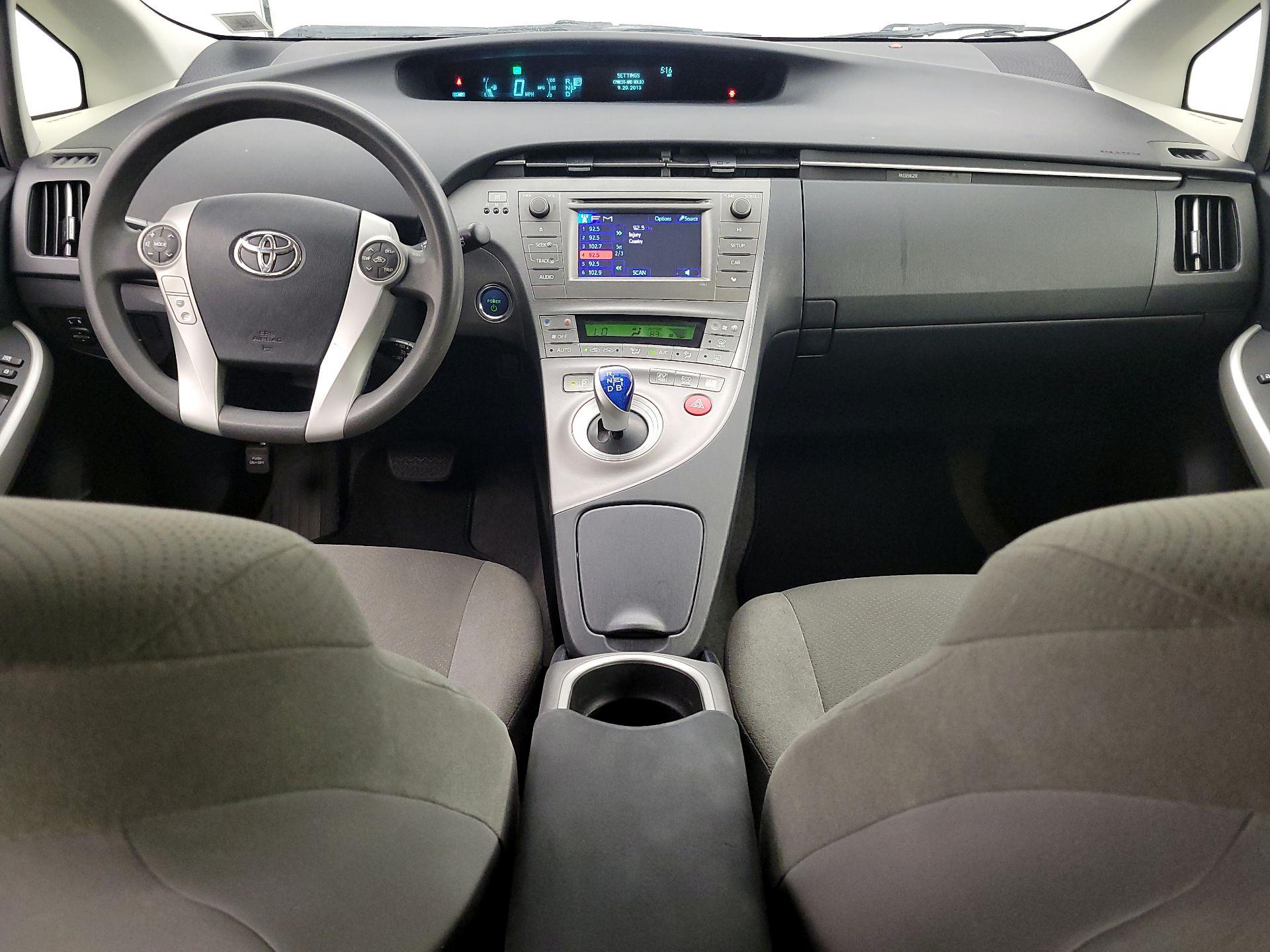 Thumbnail: 2014 Toyota Prius - 9