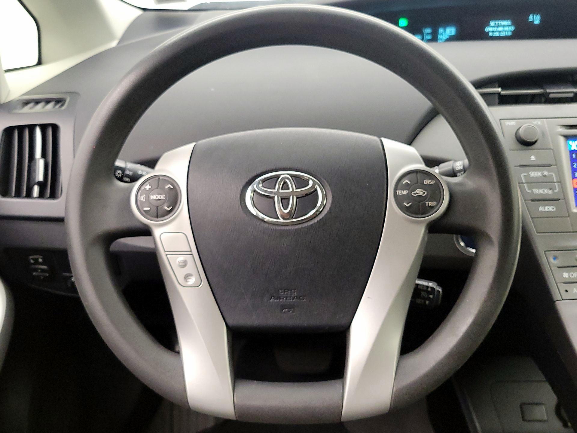 Thumbnail: 2014 Toyota Prius - 10