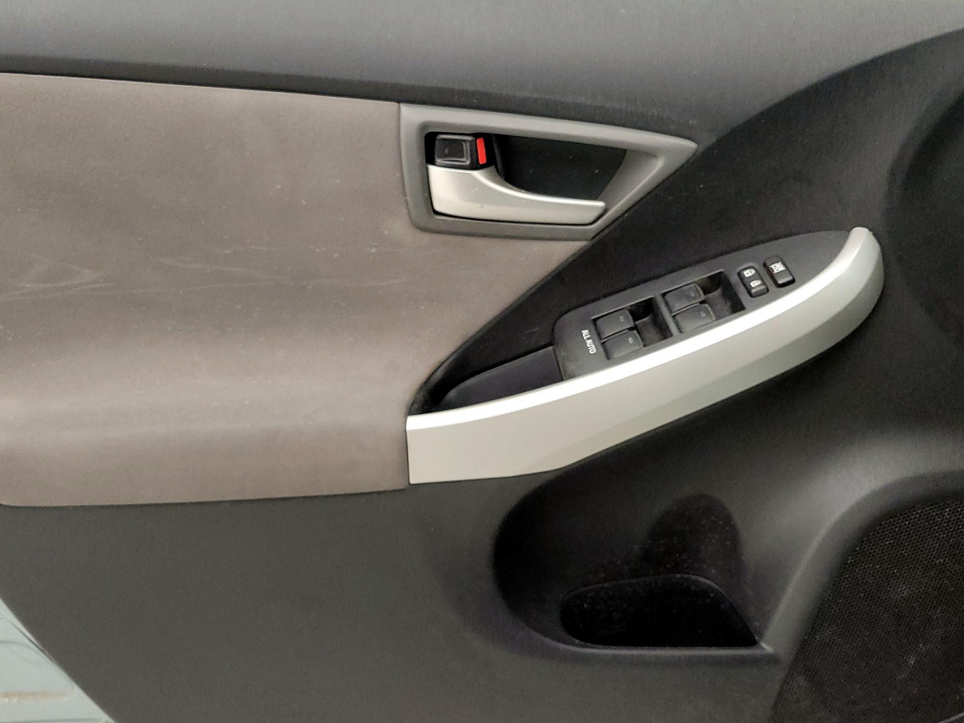 Thumbnail: 2014 Toyota Prius - 12