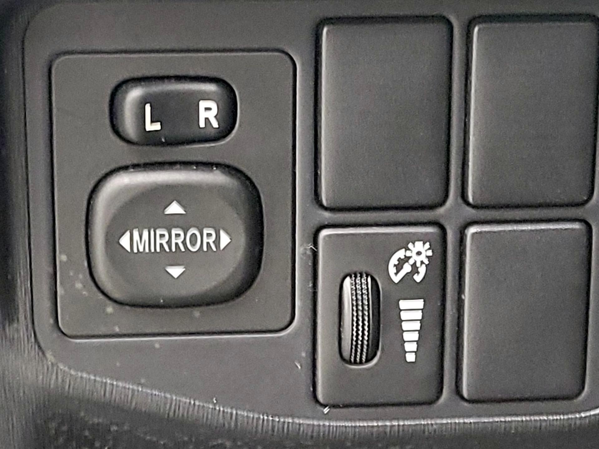 Thumbnail: 2014 Toyota Prius - 13