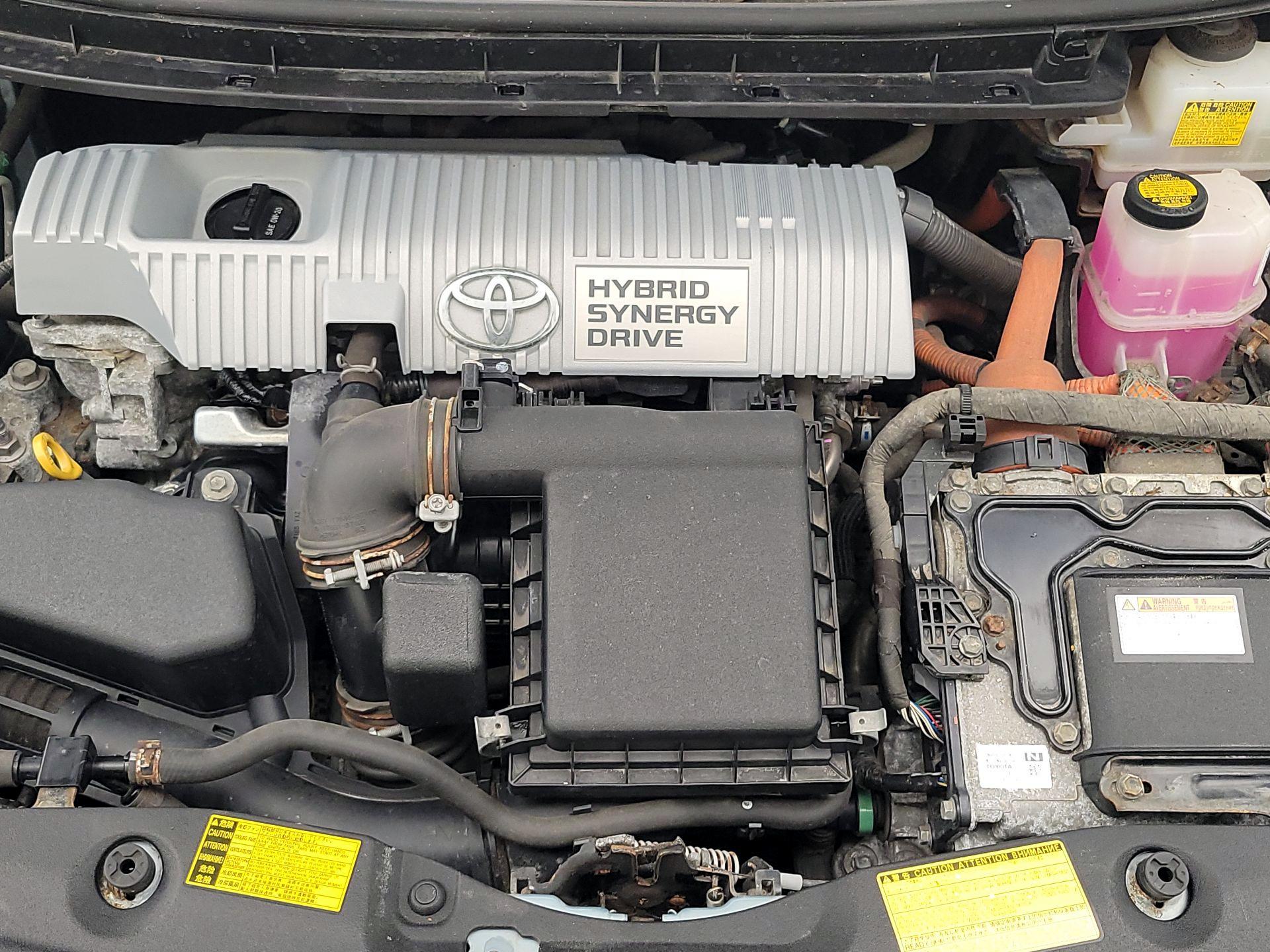 Thumbnail: 2014 Toyota Prius - 20