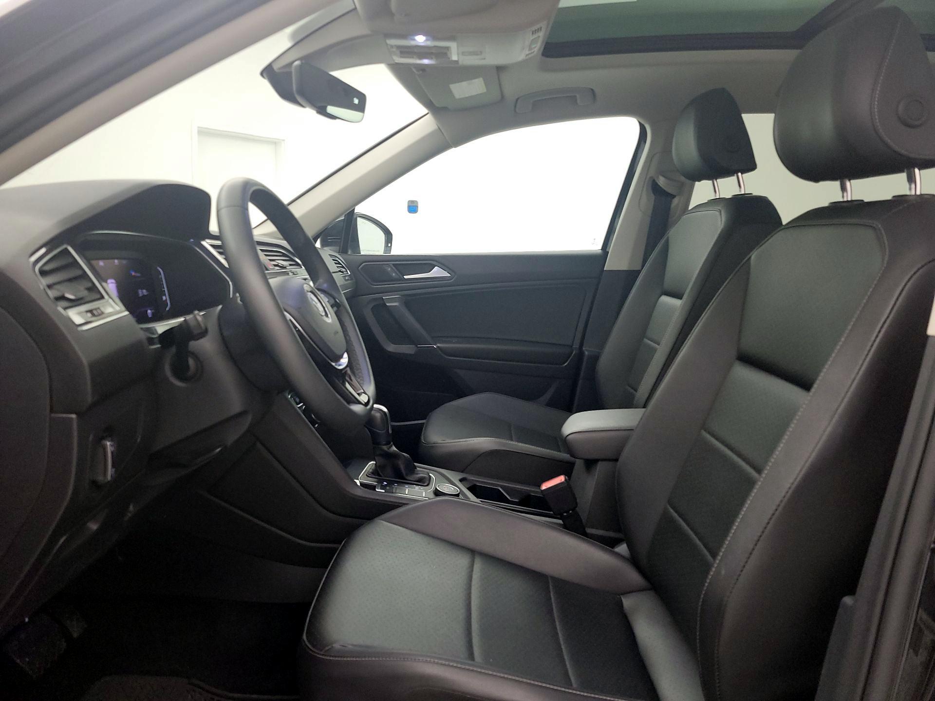 Thumbnail: 2020 Volkswagen Tiguan - 11