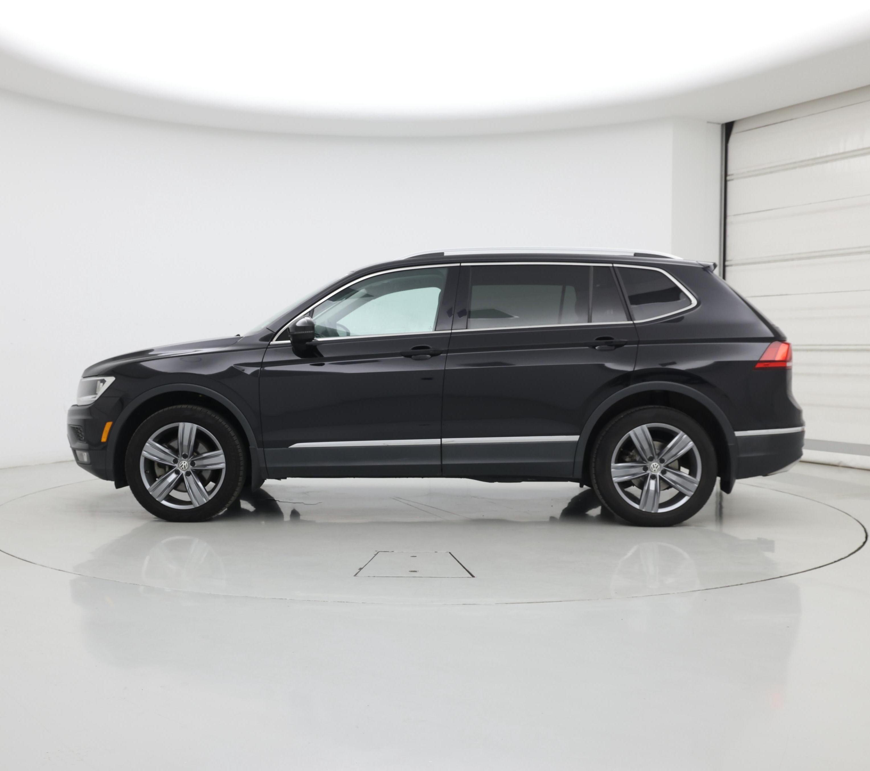Thumbnail: 2020 Volkswagen Tiguan - 3
