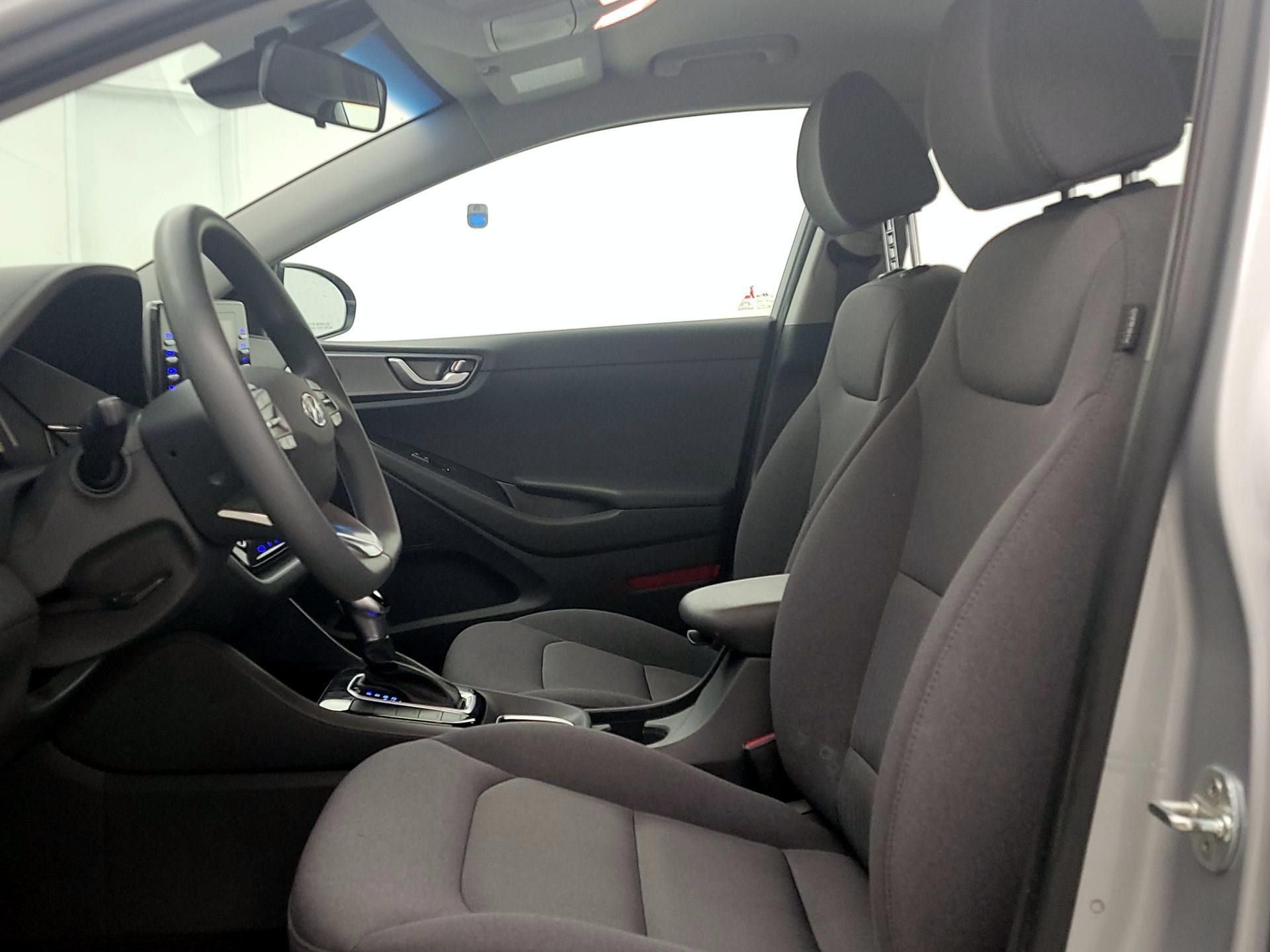 Thumbnail: 2020 Hyundai Ioniq - 11