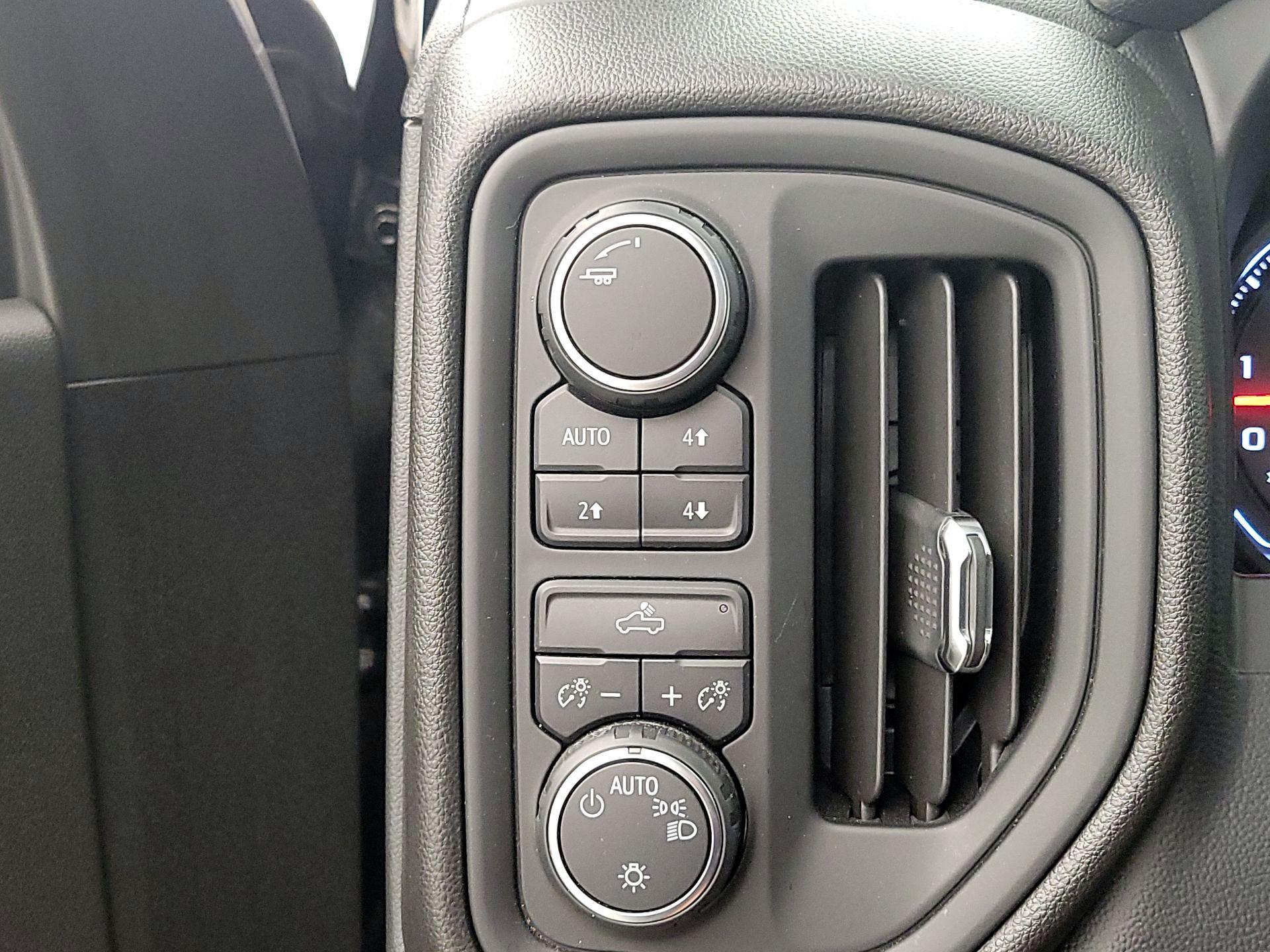 Thumbnail: 2019 Chevrolet Silverado 1500 - 13