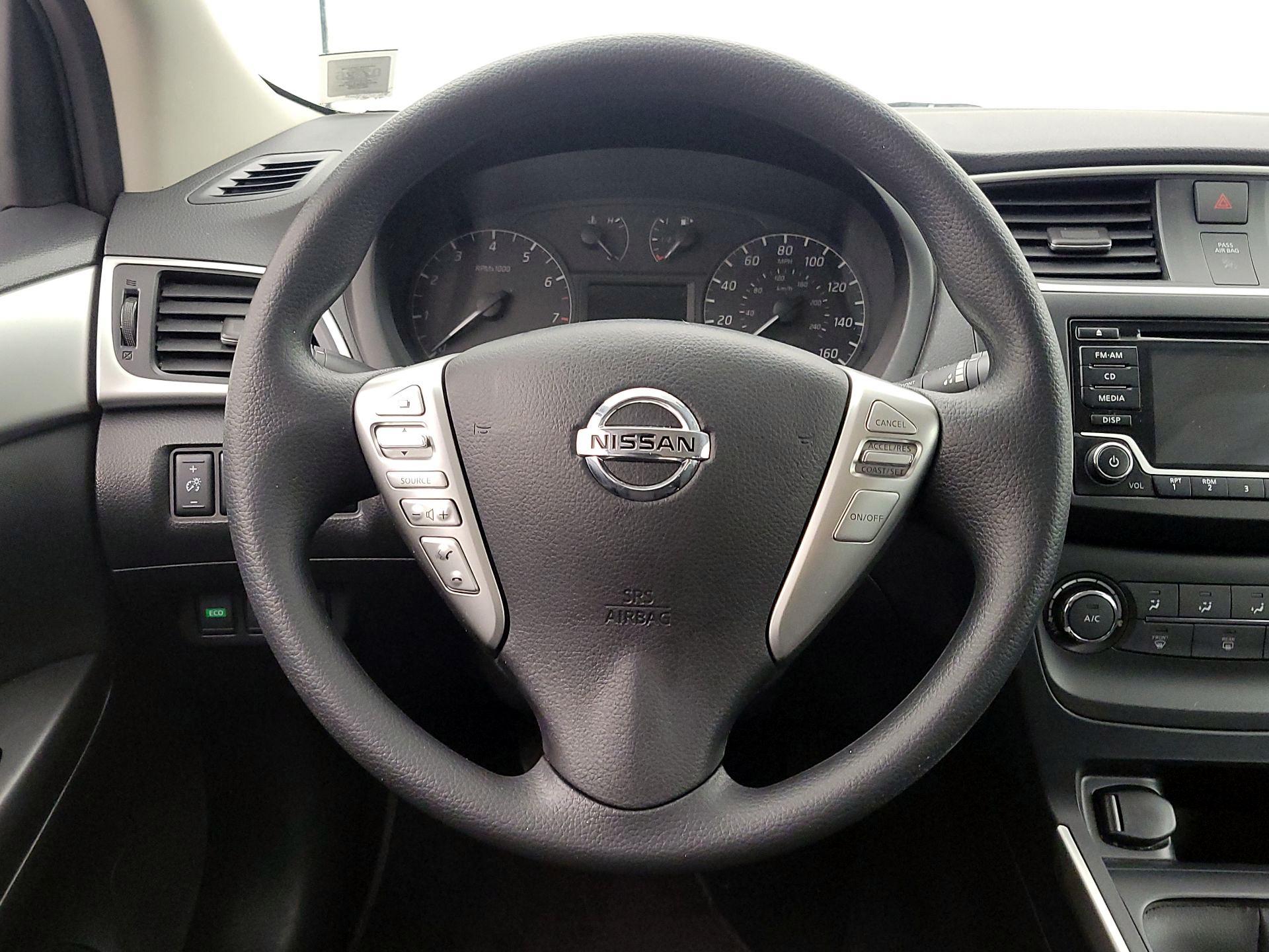 Thumbnail: 2018 Nissan Sentra - 10