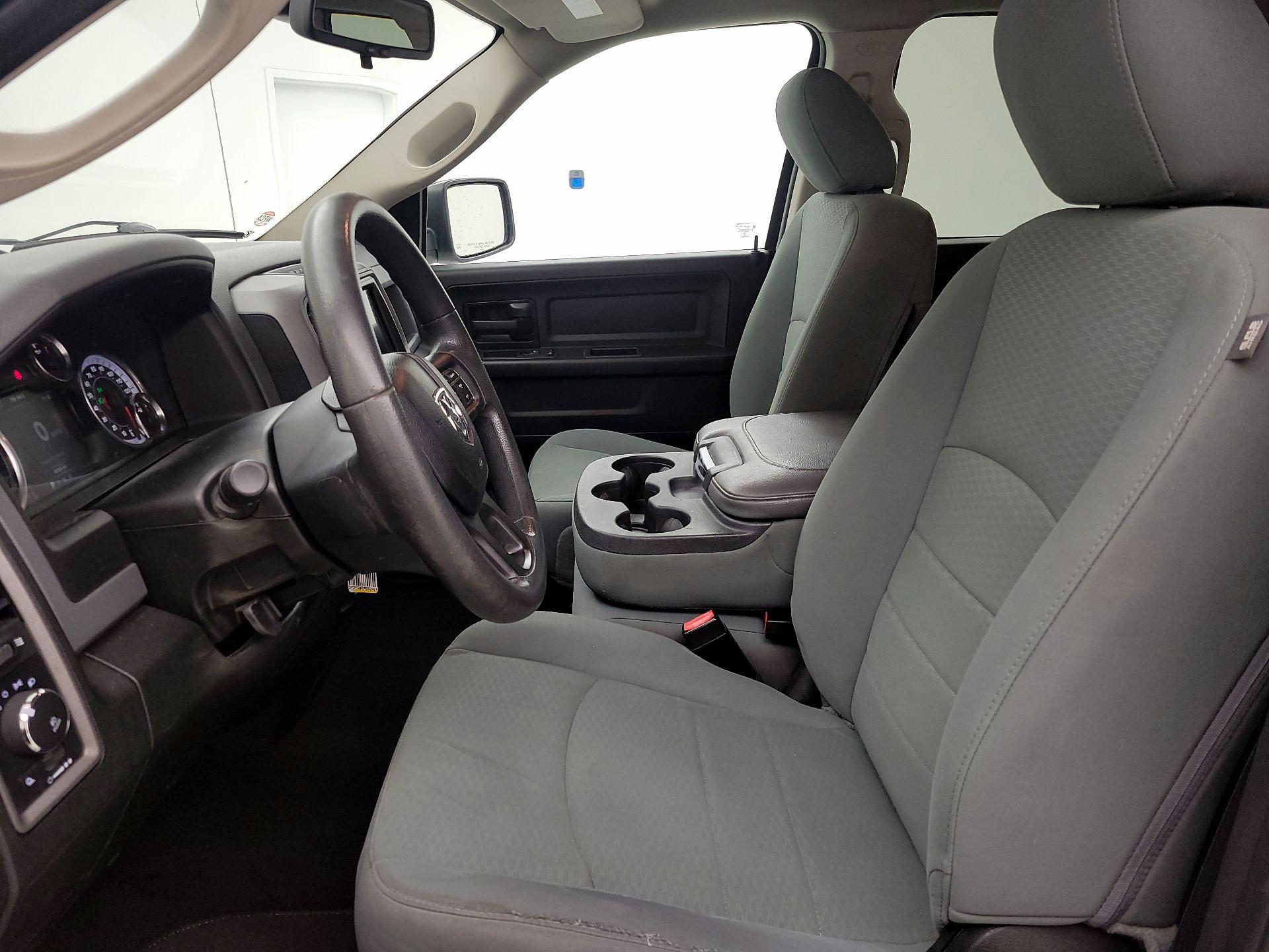 Thumbnail: 2019 RAM 1500 Classic - 11