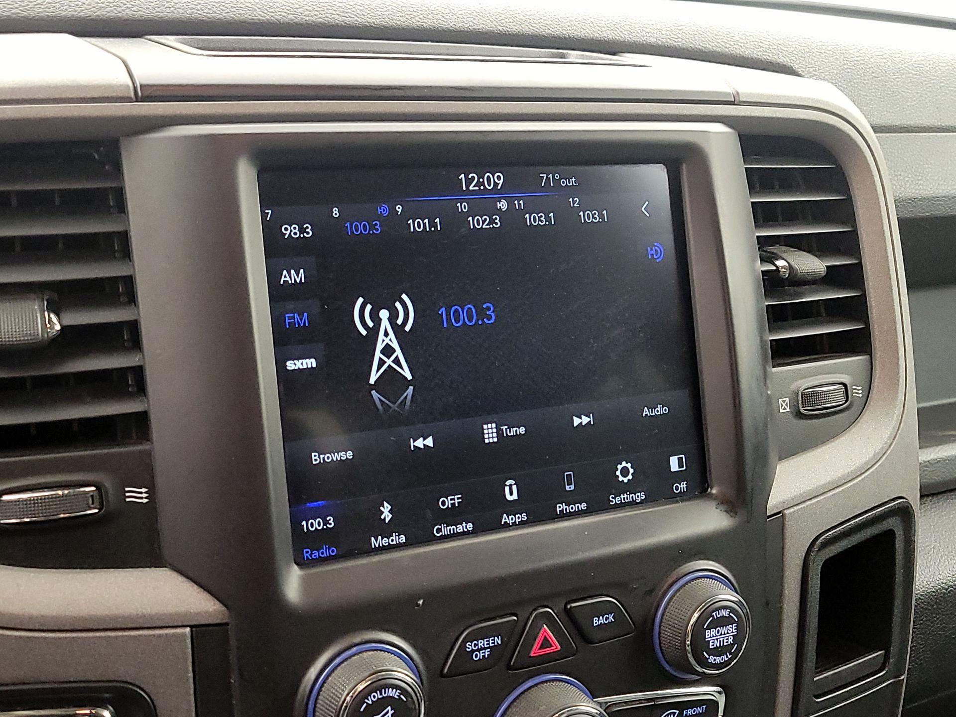 Thumbnail: 2019 RAM 1500 Classic - 15