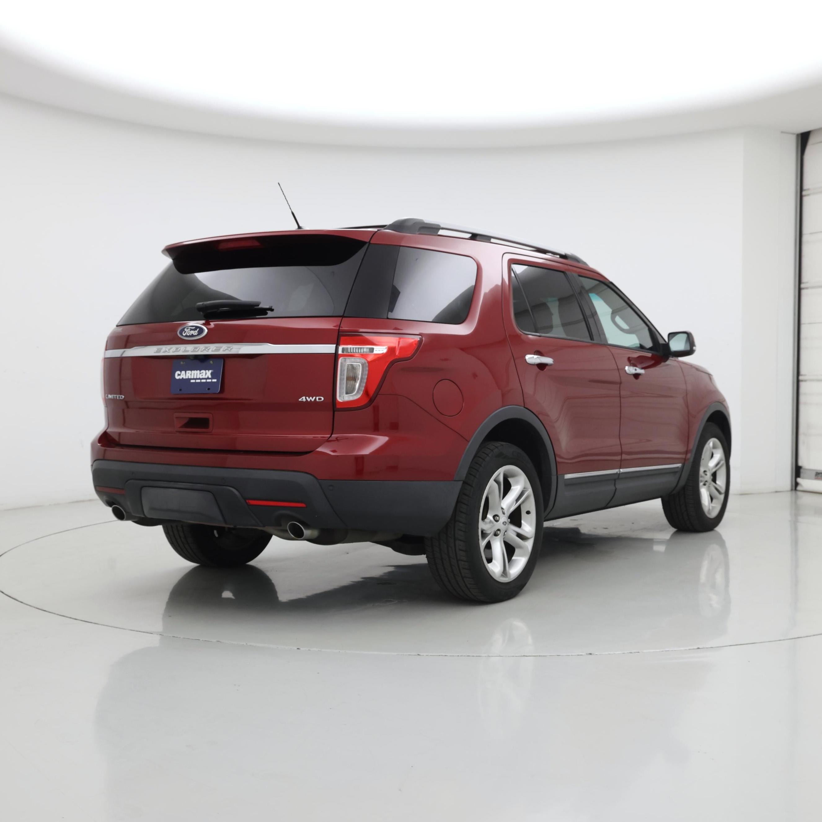 Thumbnail: 2015 Ford Explorer - 8