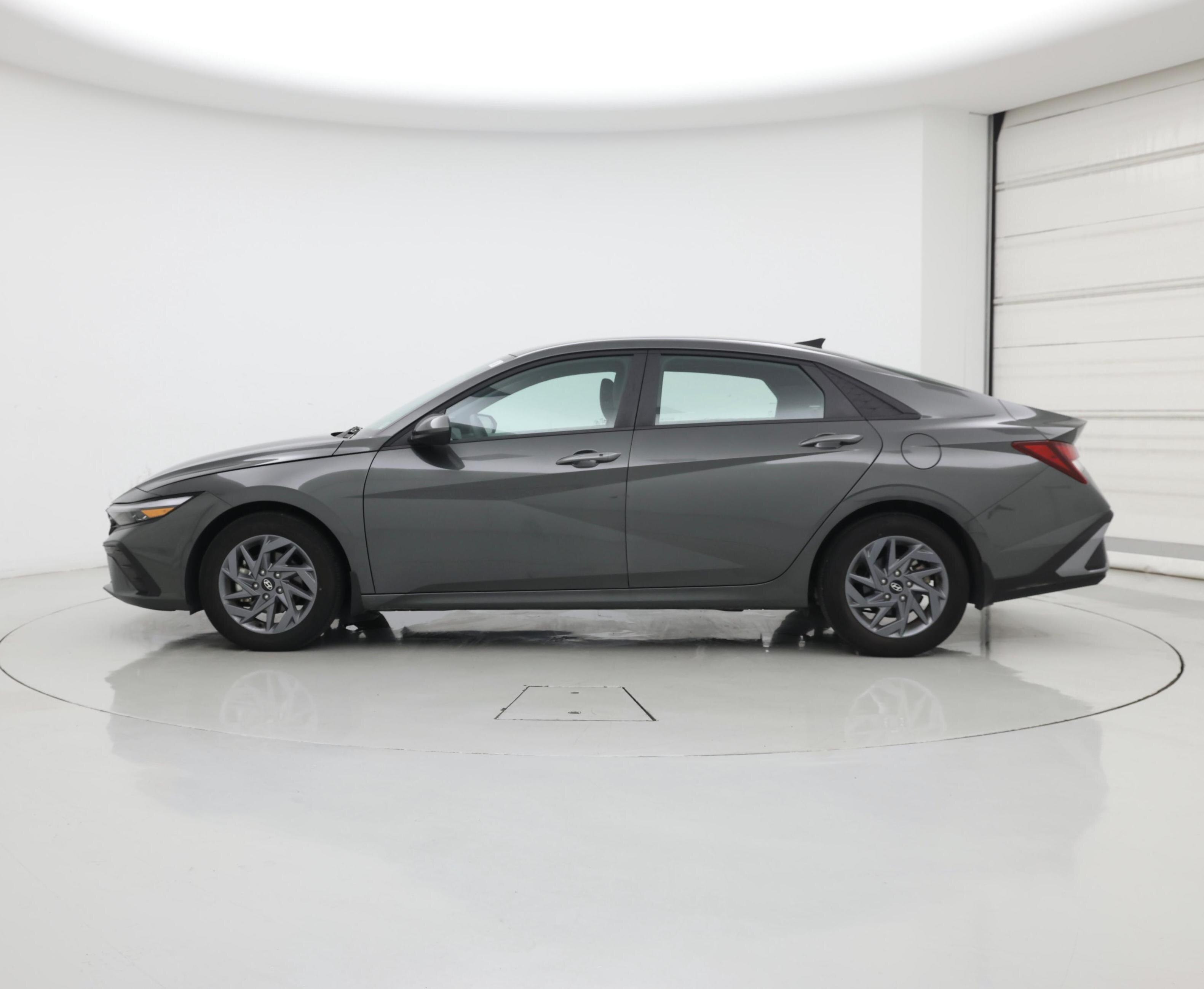 Thumbnail: 2024 Hyundai Elantra - 3