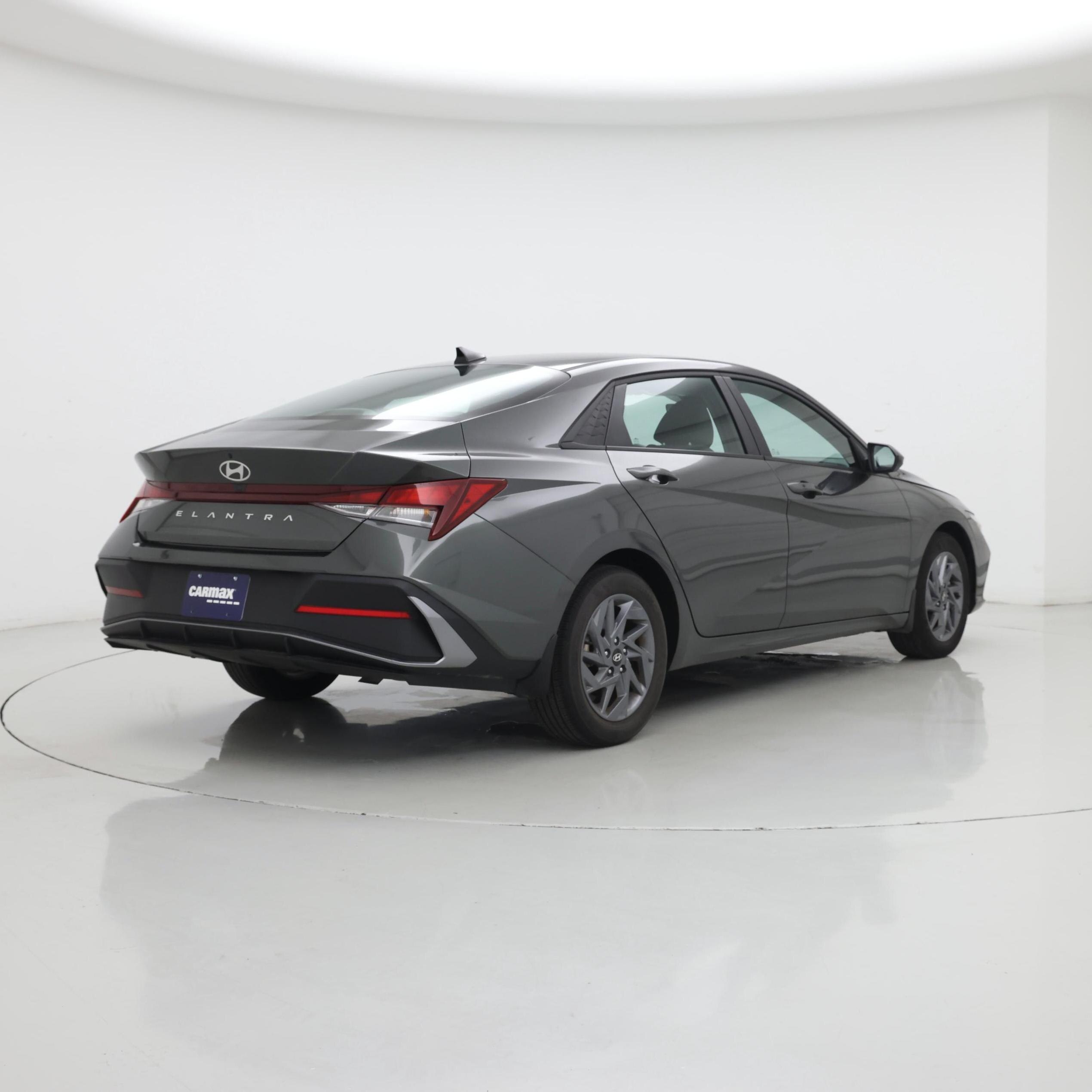 Thumbnail: 2024 Hyundai Elantra - 8