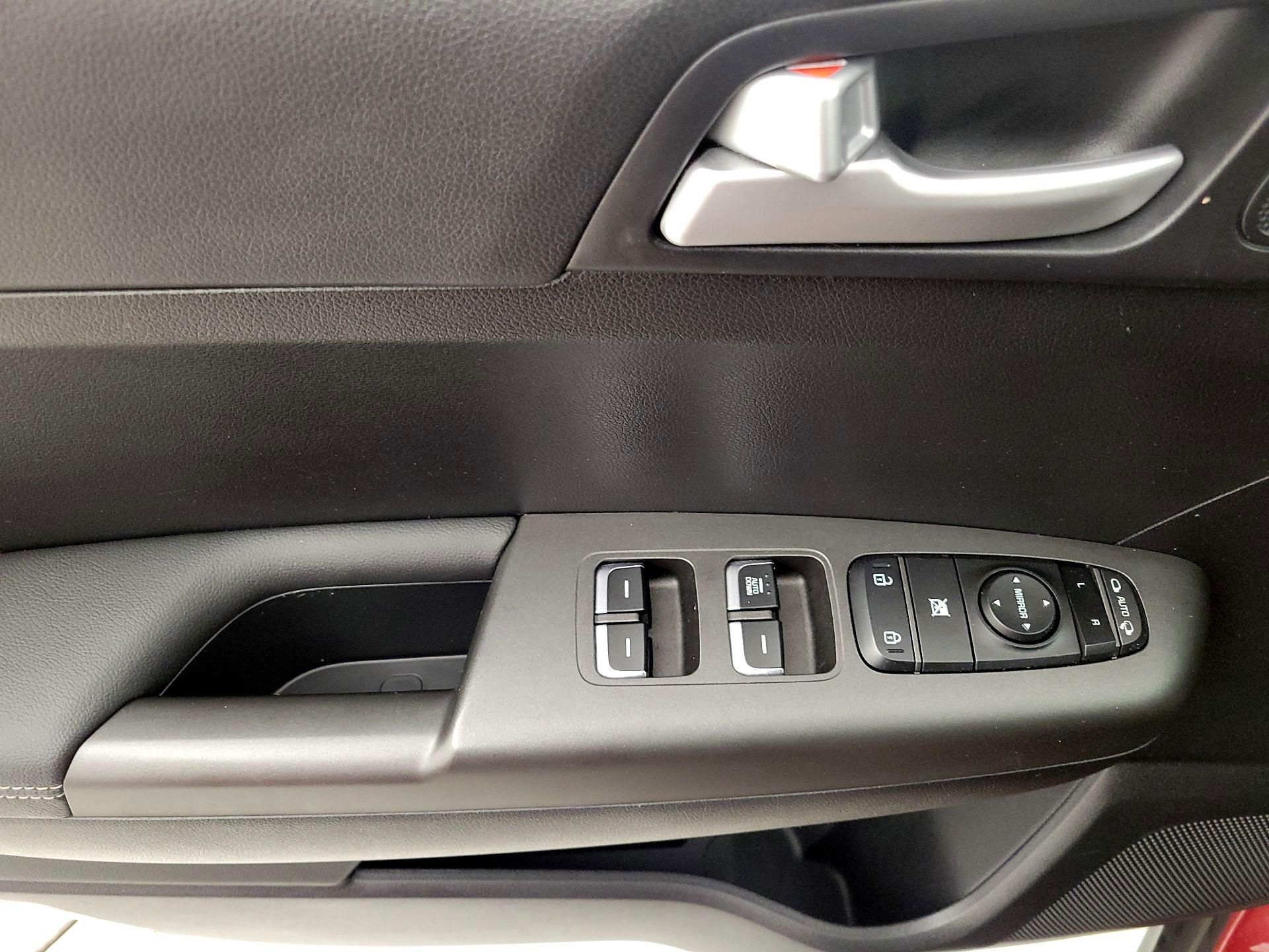 Thumbnail: 2020 Kia Sportage - 12