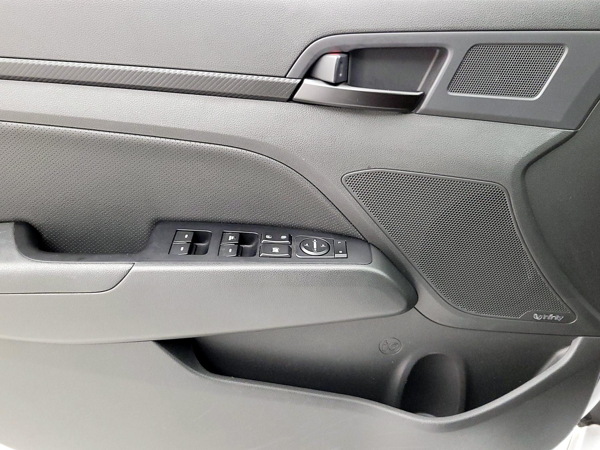 Thumbnail: 2020 Hyundai Elantra - 12