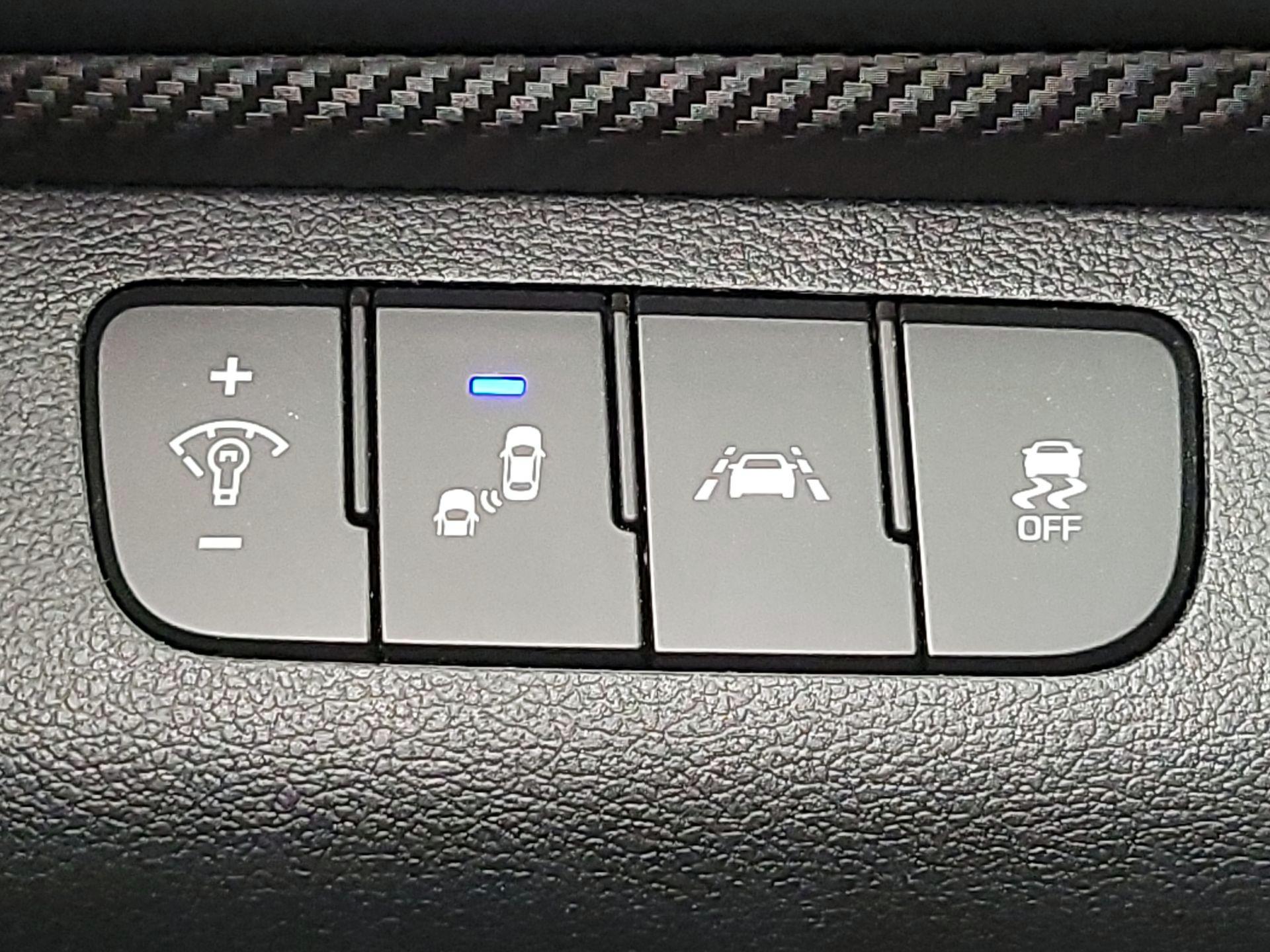 Thumbnail: 2020 Hyundai Elantra - 13