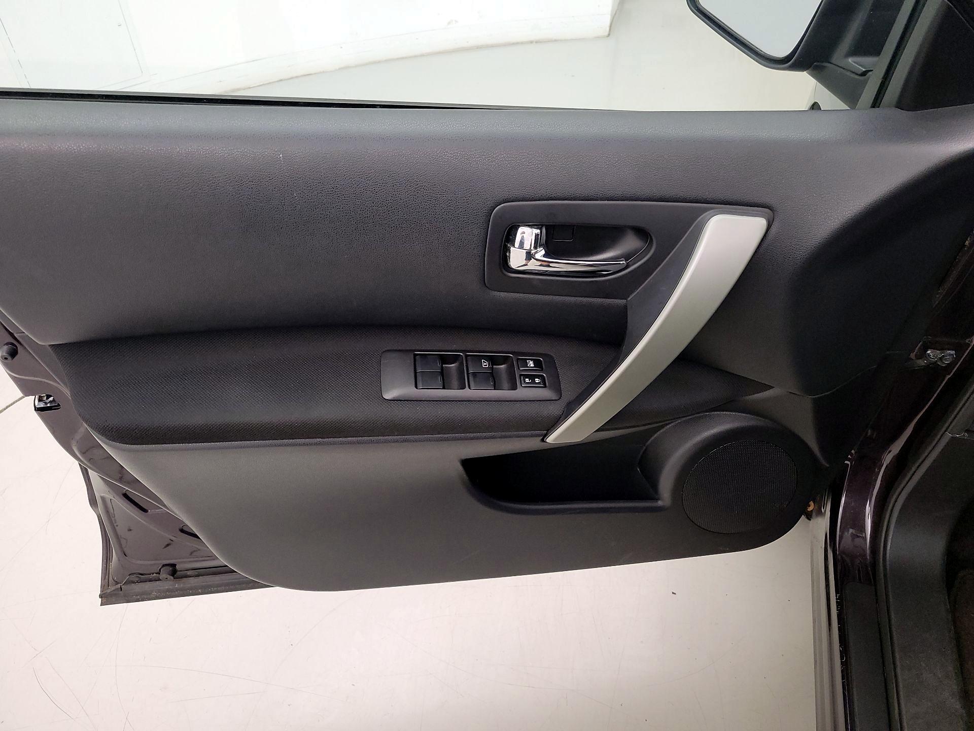 Thumbnail: 2013 Nissan Rogue - 12