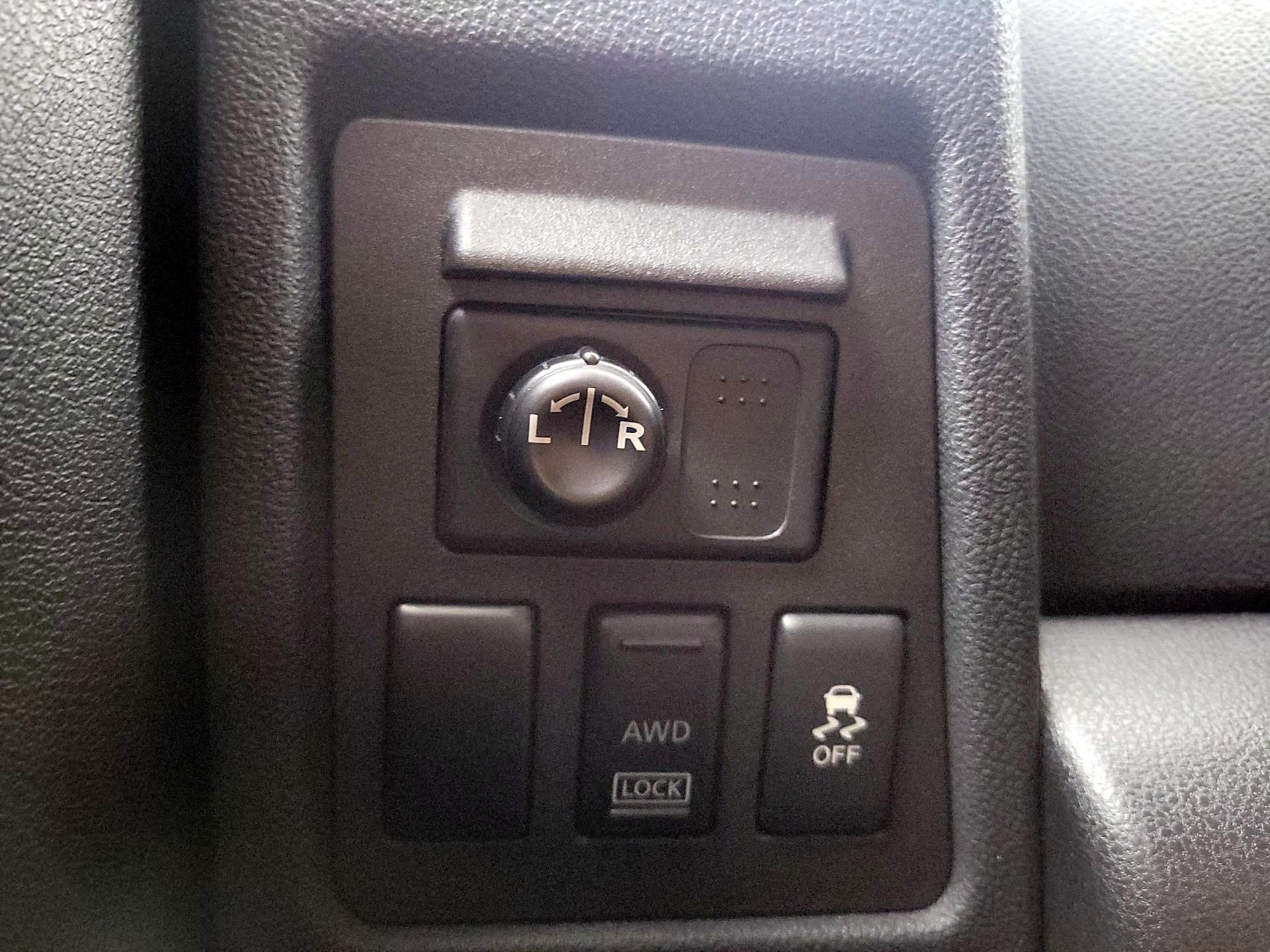 Thumbnail: 2013 Nissan Rogue - 13