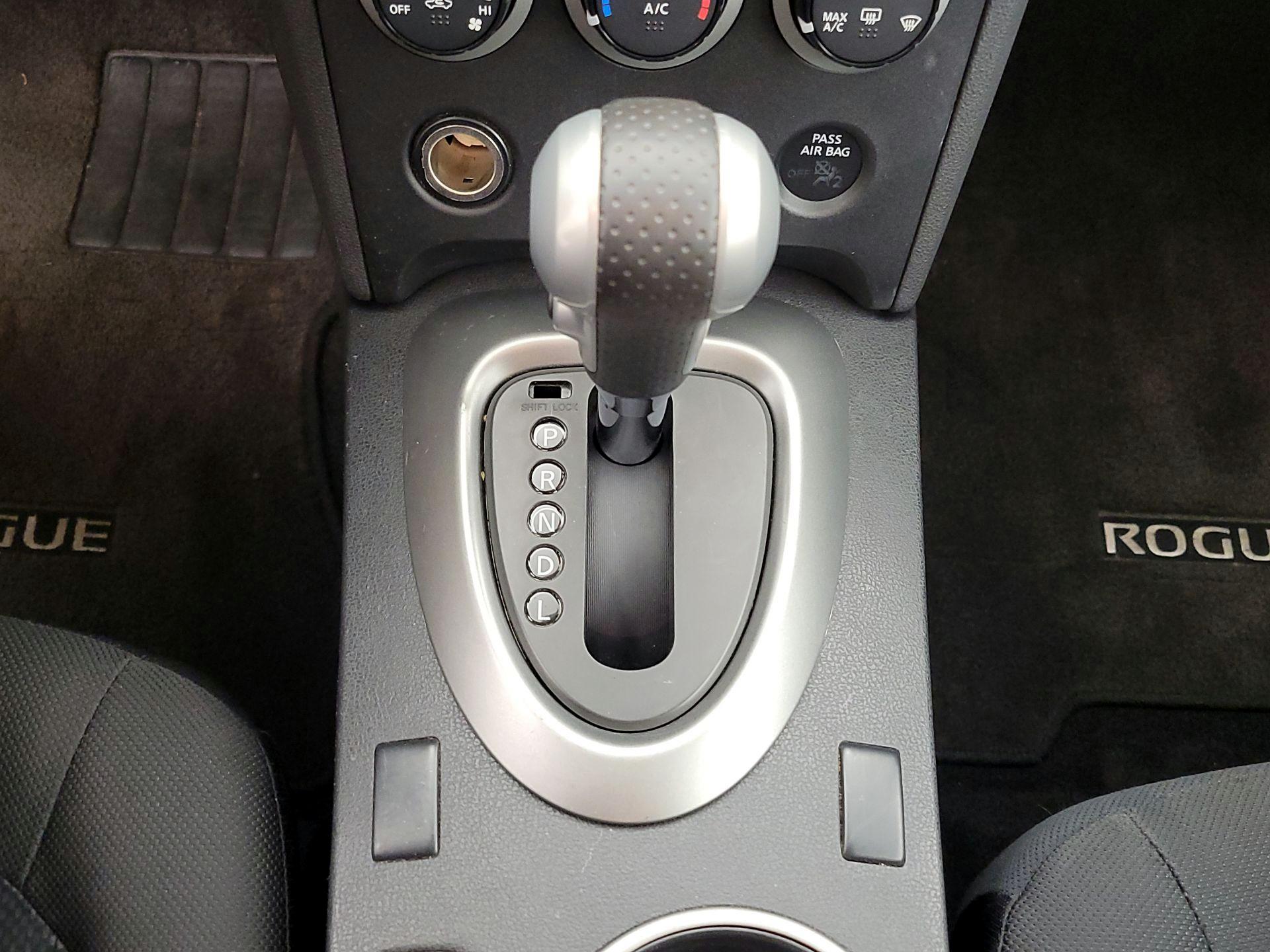 Thumbnail: 2013 Nissan Rogue - 17