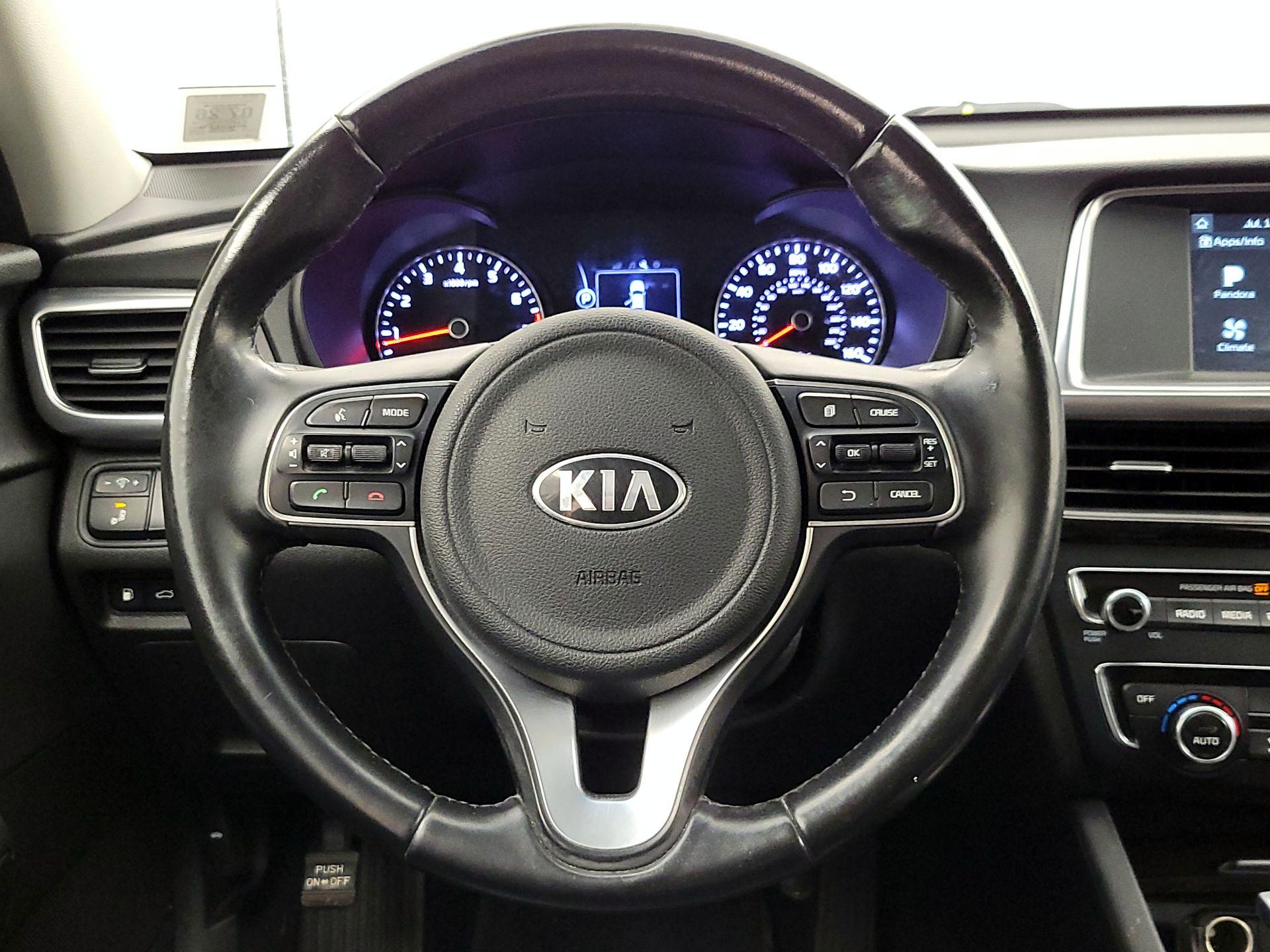 Thumbnail: 2018 Kia Optima - 10