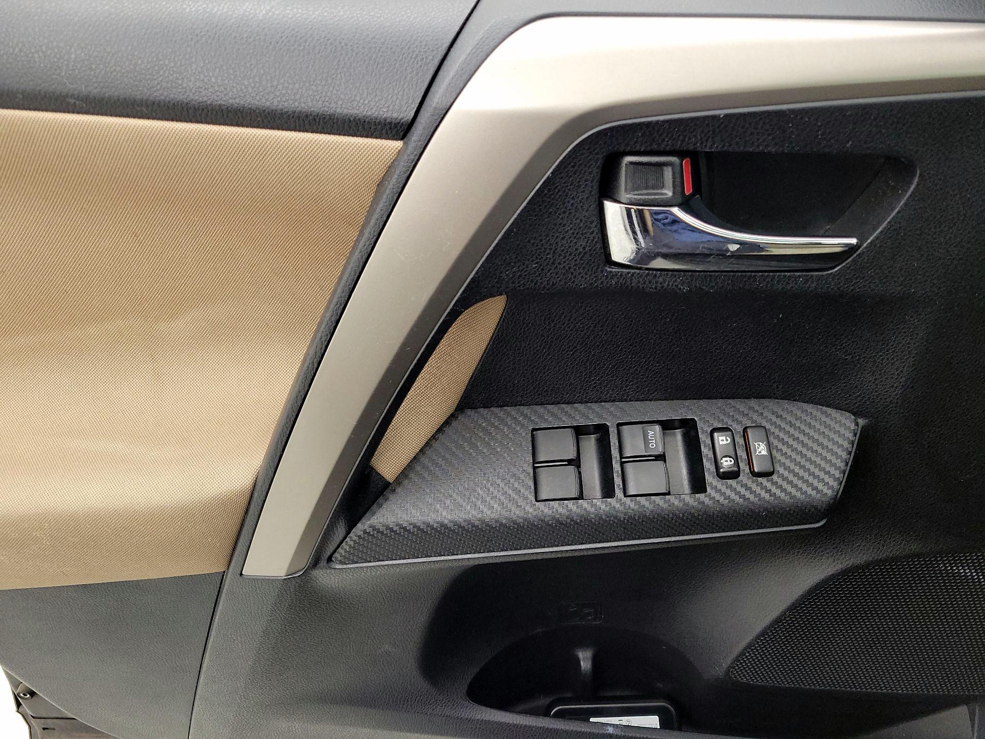 Thumbnail: 2014 Toyota RAV4 - 12