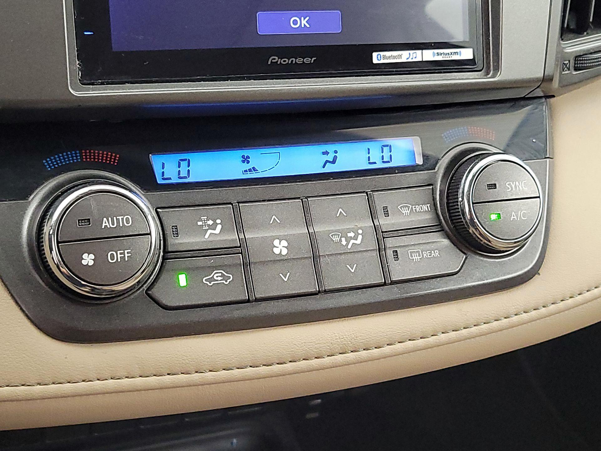 Thumbnail: 2014 Toyota RAV4 - 16