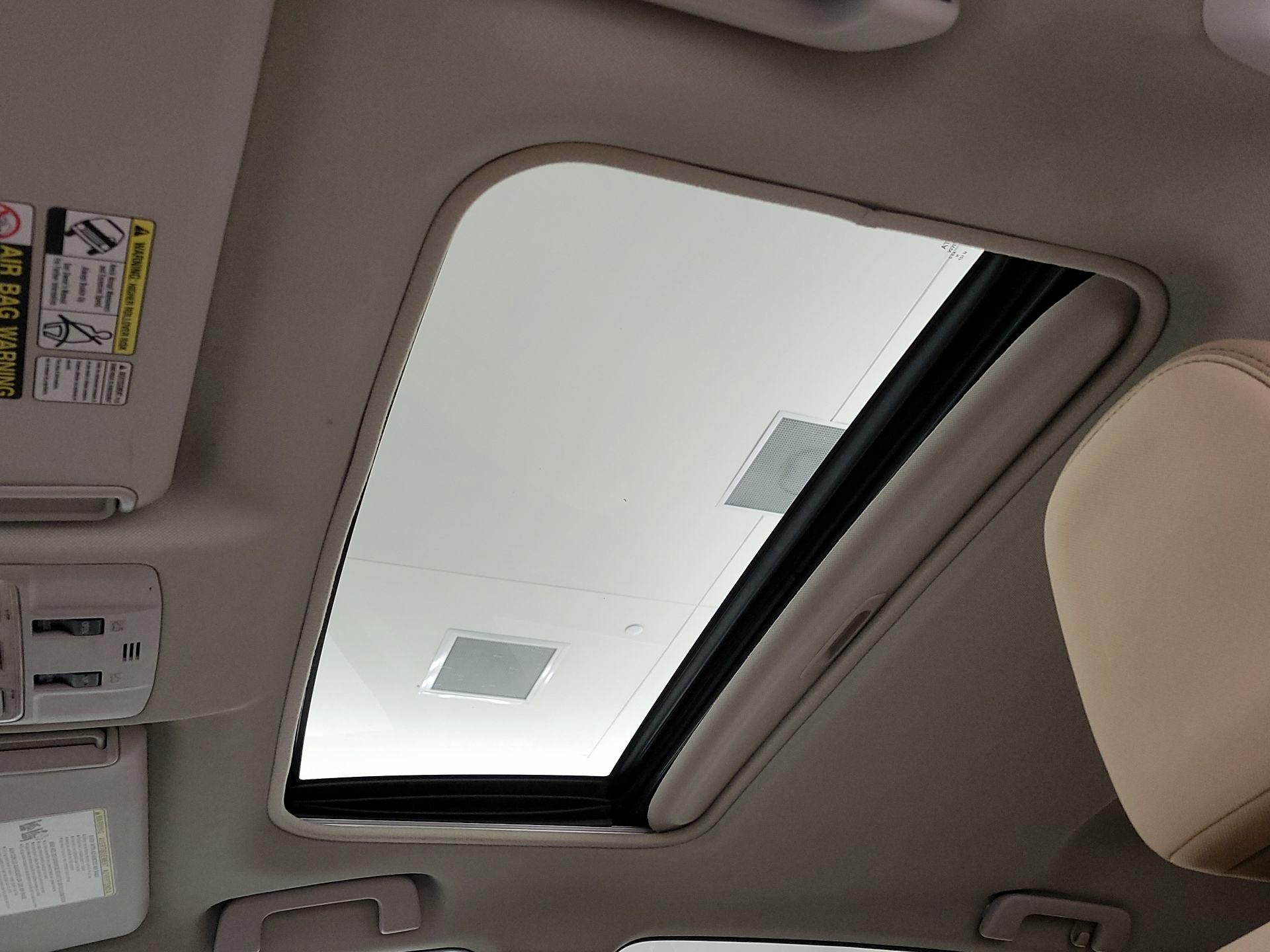 Thumbnail: 2014 Toyota RAV4 - 19