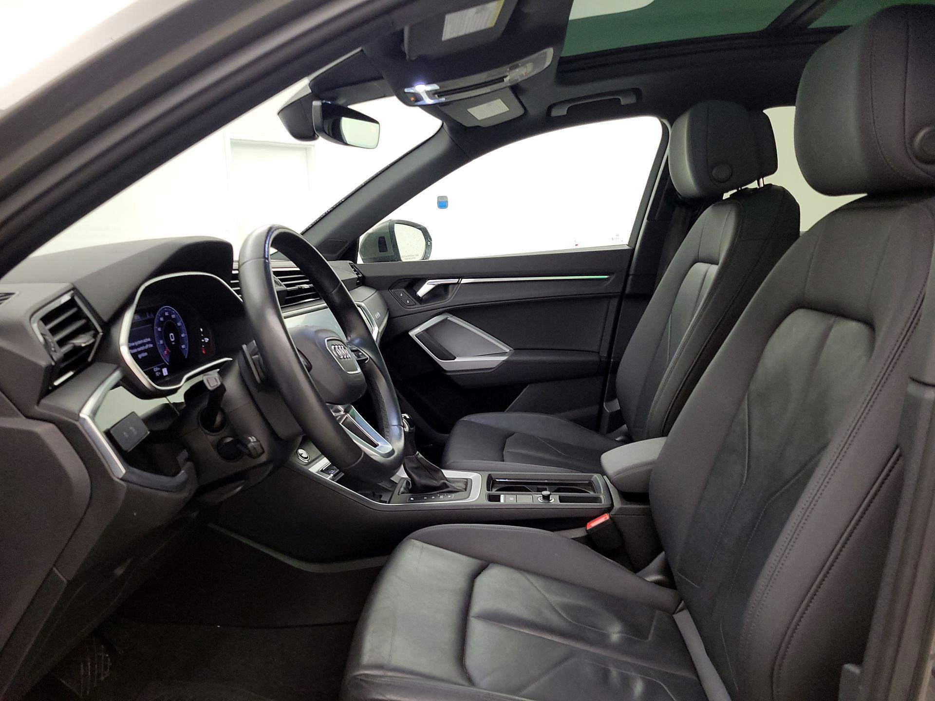 Thumbnail: 2021 Audi Q3 - 11