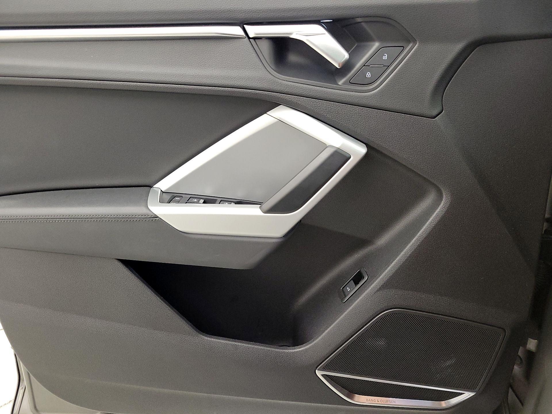 Thumbnail: 2021 Audi Q3 - 12