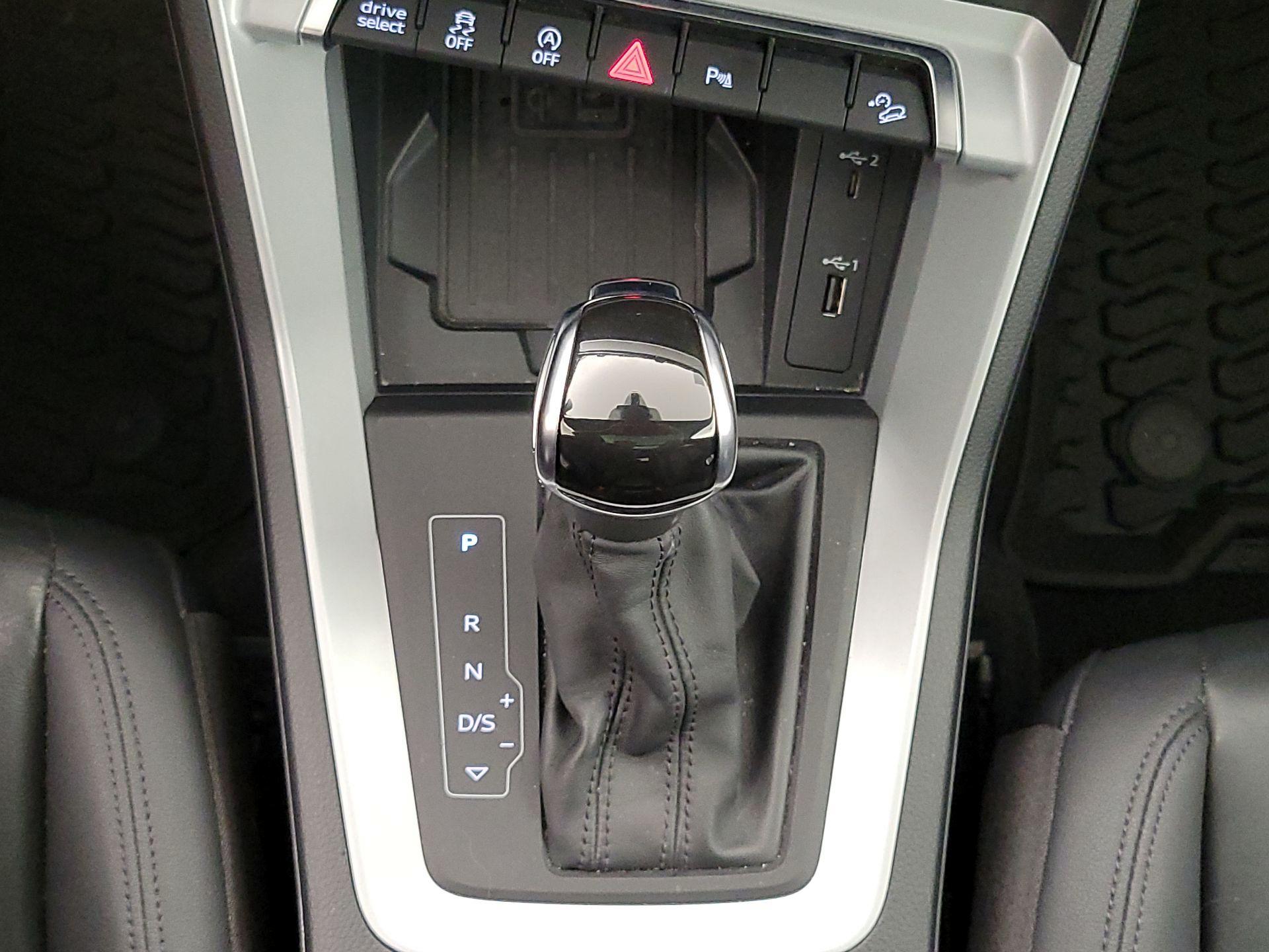 Thumbnail: 2021 Audi Q3 - 18