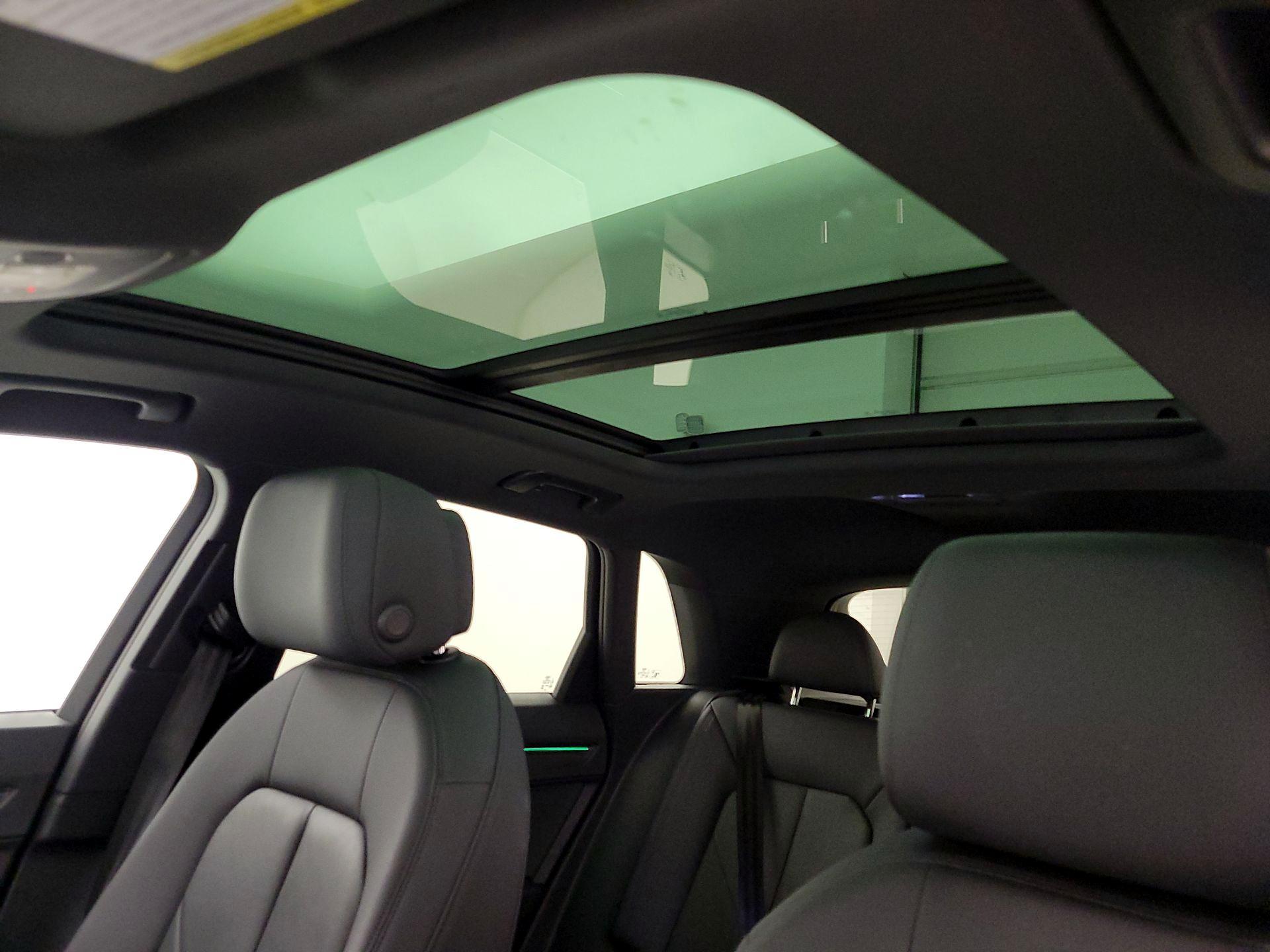 Thumbnail: 2021 Audi Q3 - 20