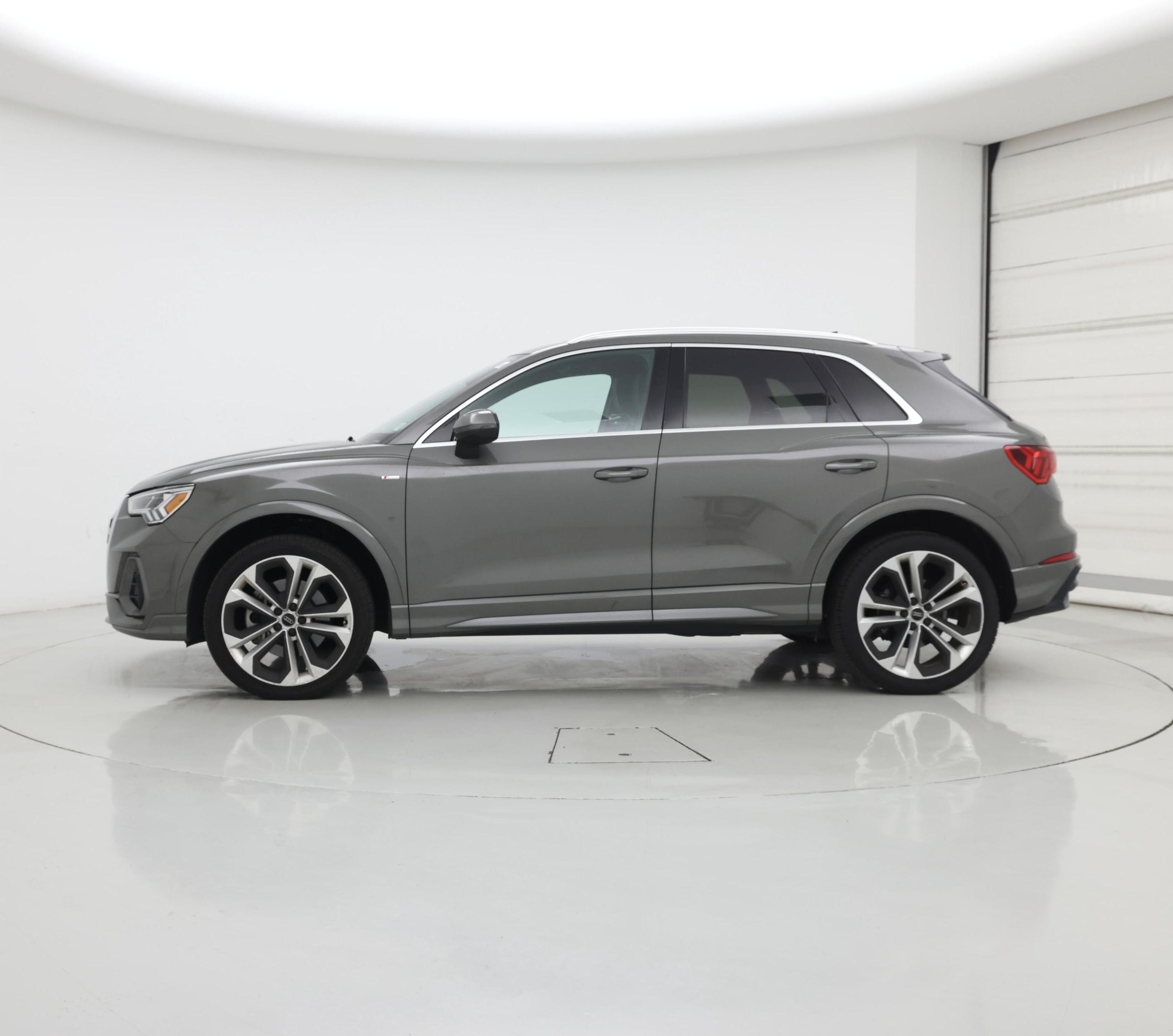 Thumbnail: 2021 Audi Q3 - 3