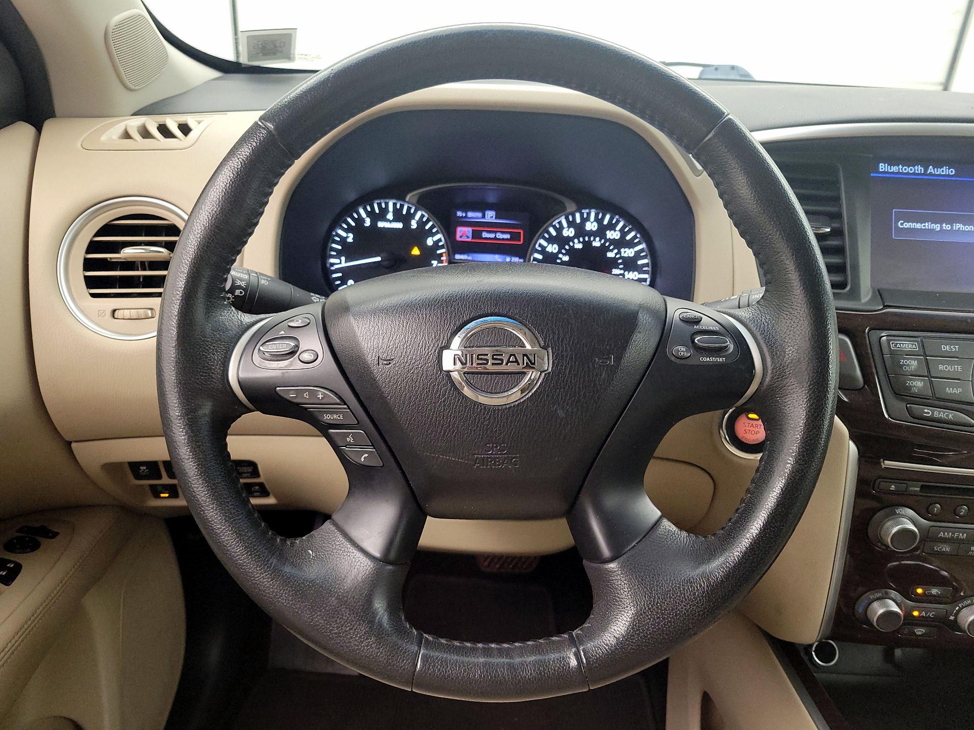 Thumbnail: 2016 Nissan Pathfinder - 10
