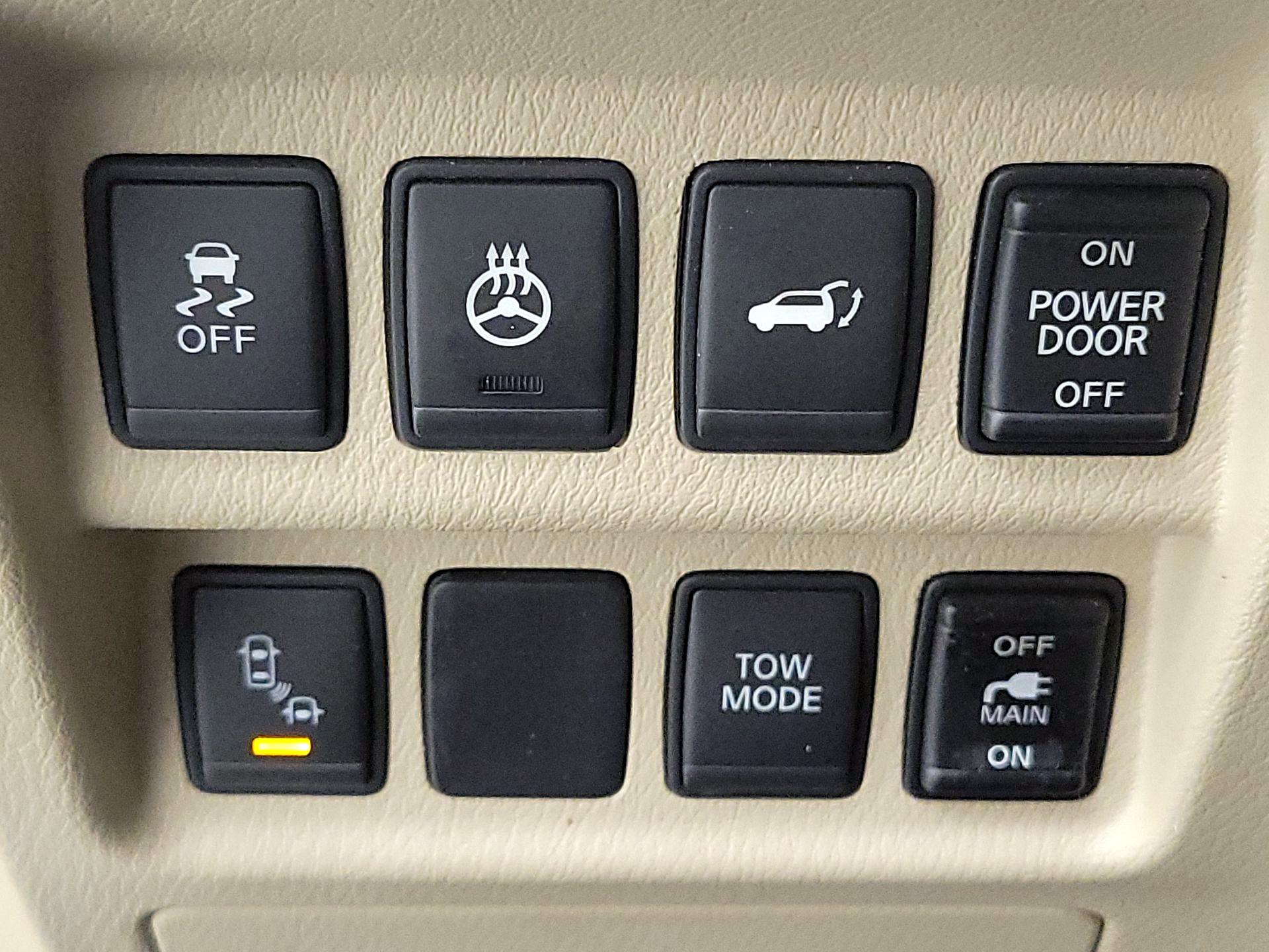 Thumbnail: 2016 Nissan Pathfinder - 13