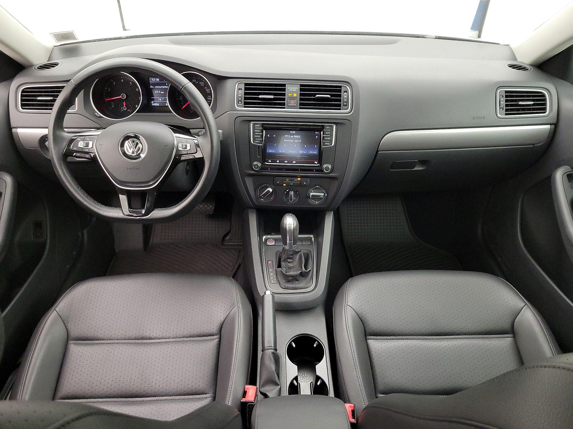 Thumbnail: 2017 Volkswagen Jetta - 9