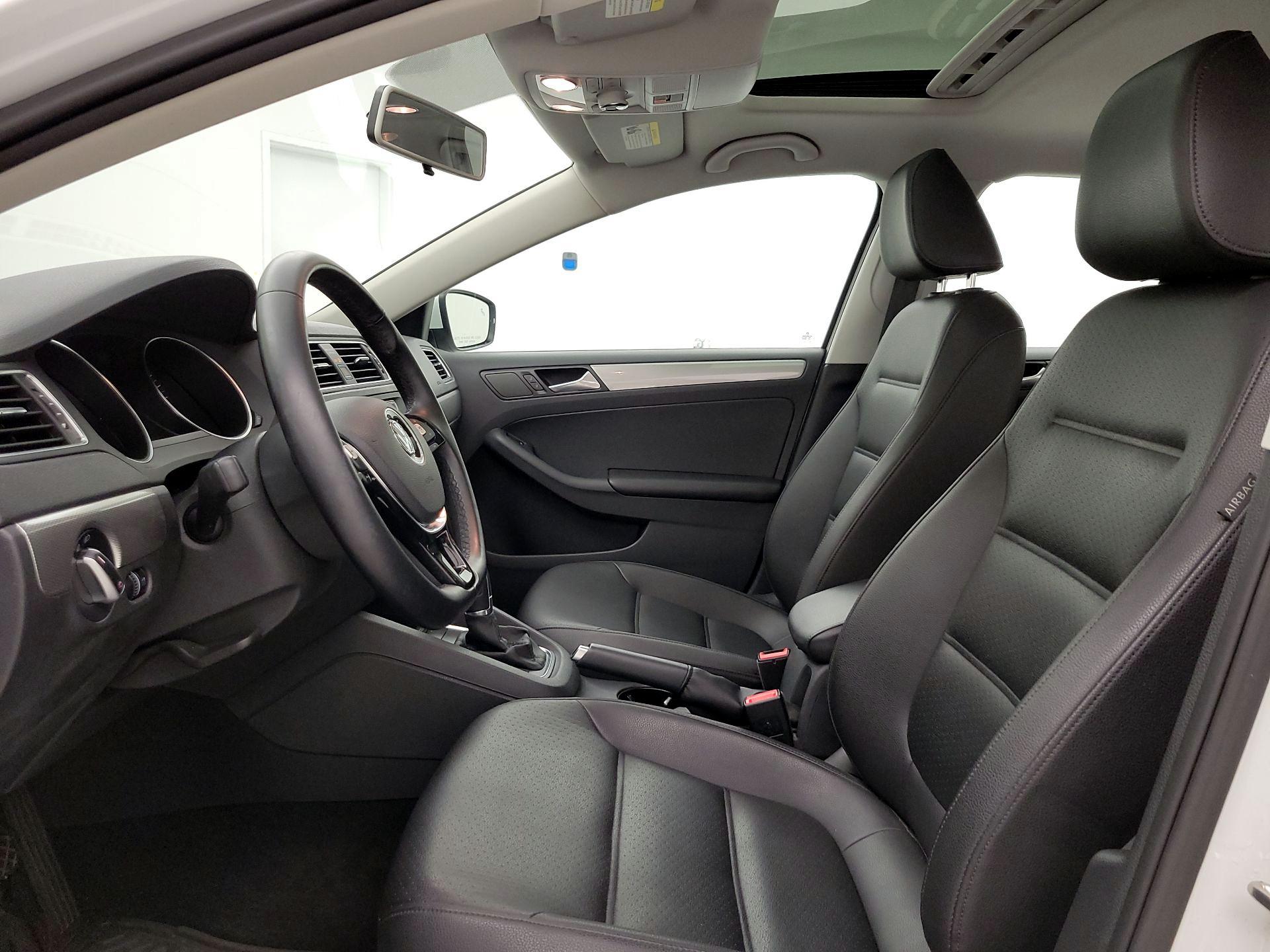 Thumbnail: 2017 Volkswagen Jetta - 11