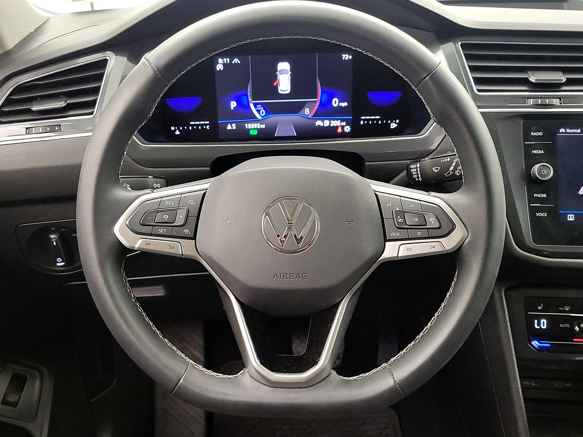 Thumbnail: 2022 Volkswagen Tiguan - 10