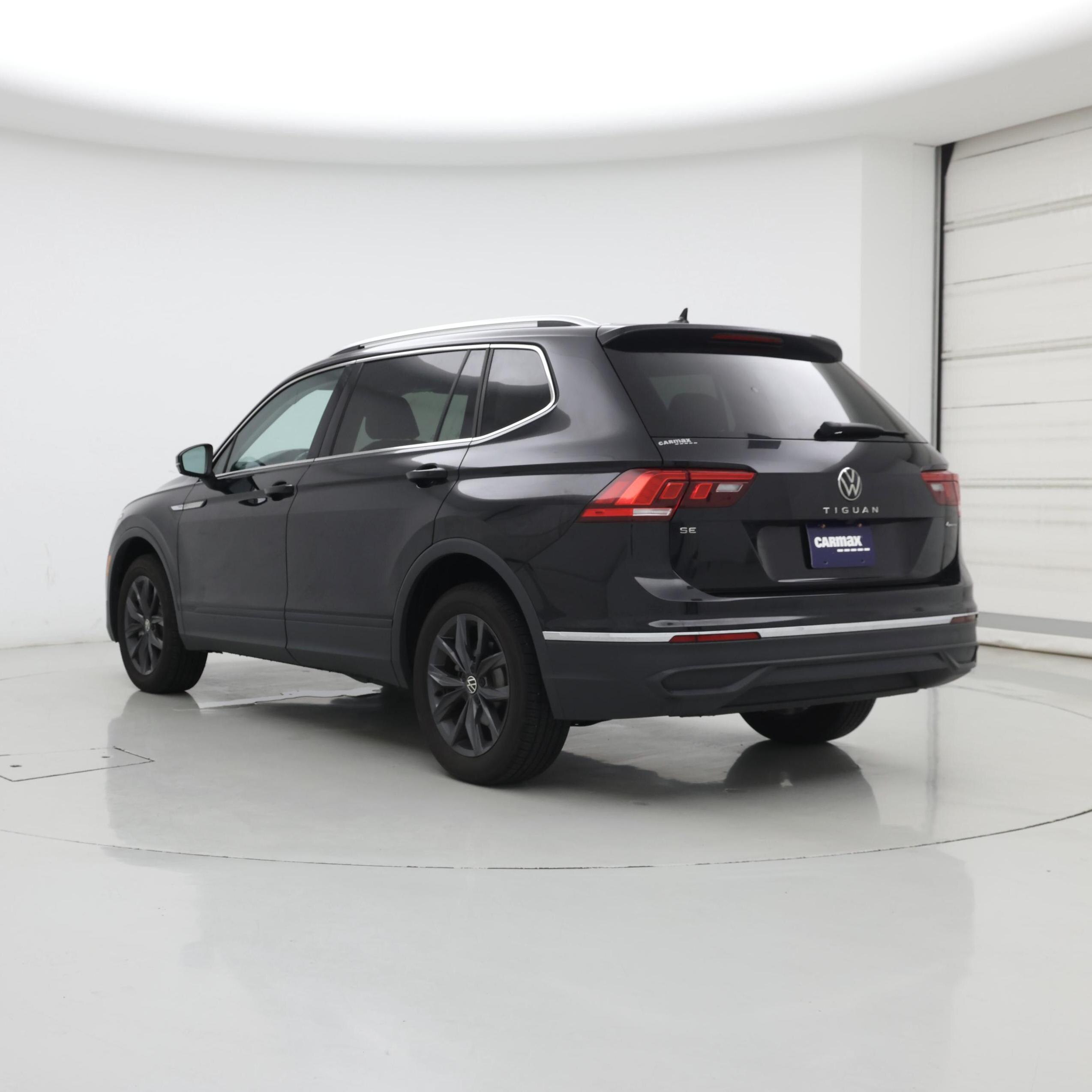 Thumbnail: 2022 Volkswagen Tiguan - 2