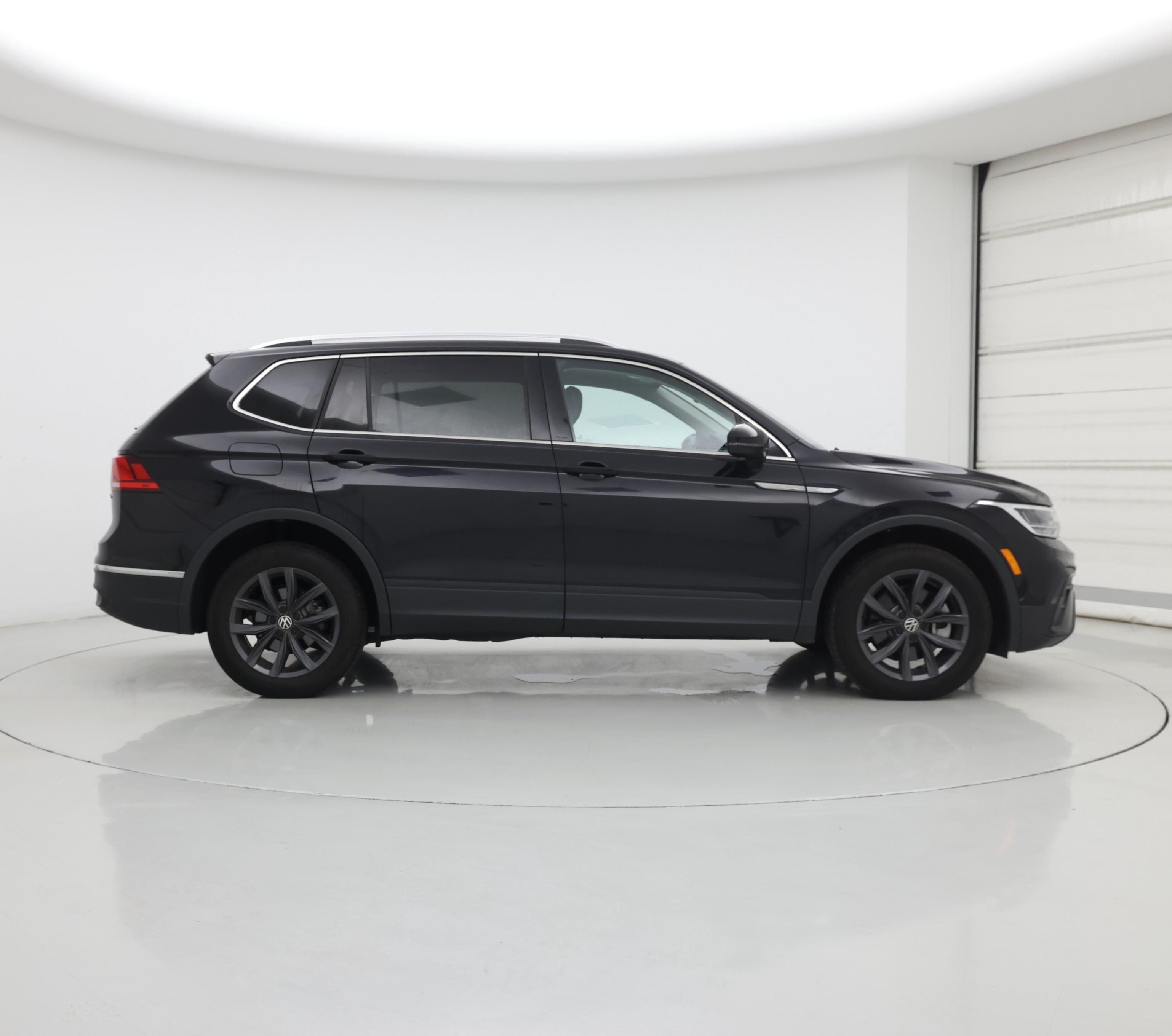 Thumbnail: 2022 Volkswagen Tiguan - 7