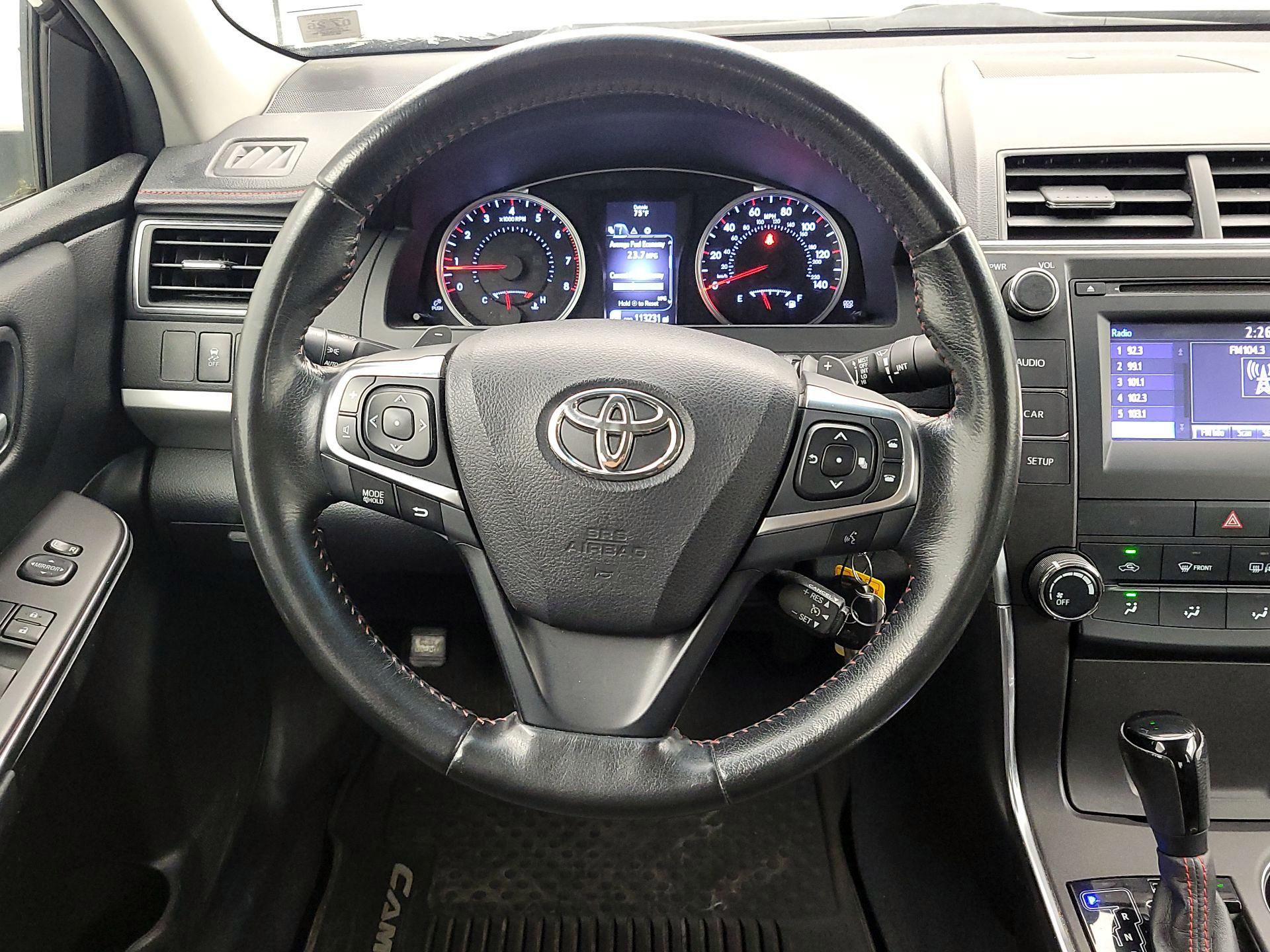 Thumbnail: 2016 Toyota Camry - 10