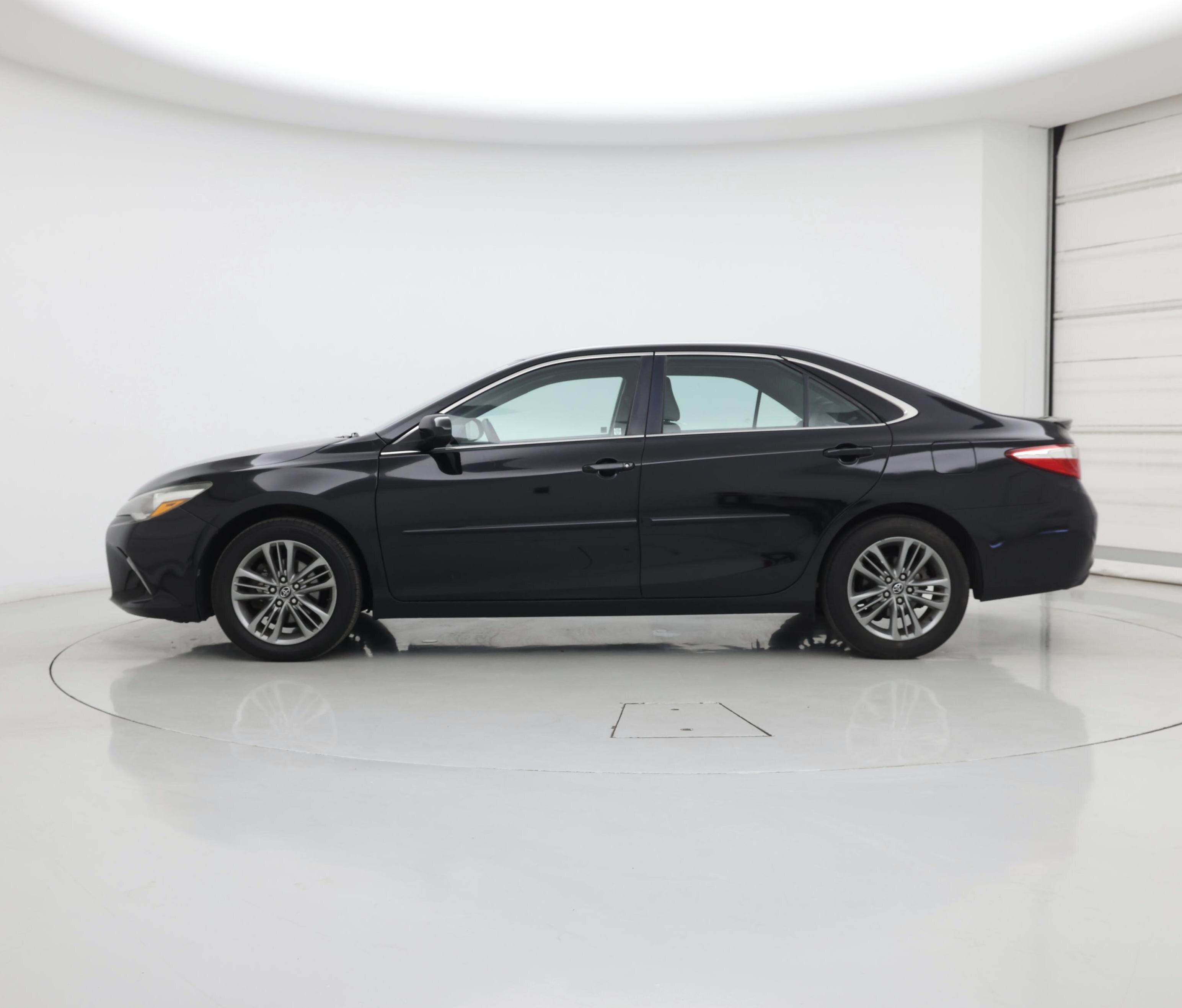 Thumbnail: 2016 Toyota Camry - 3