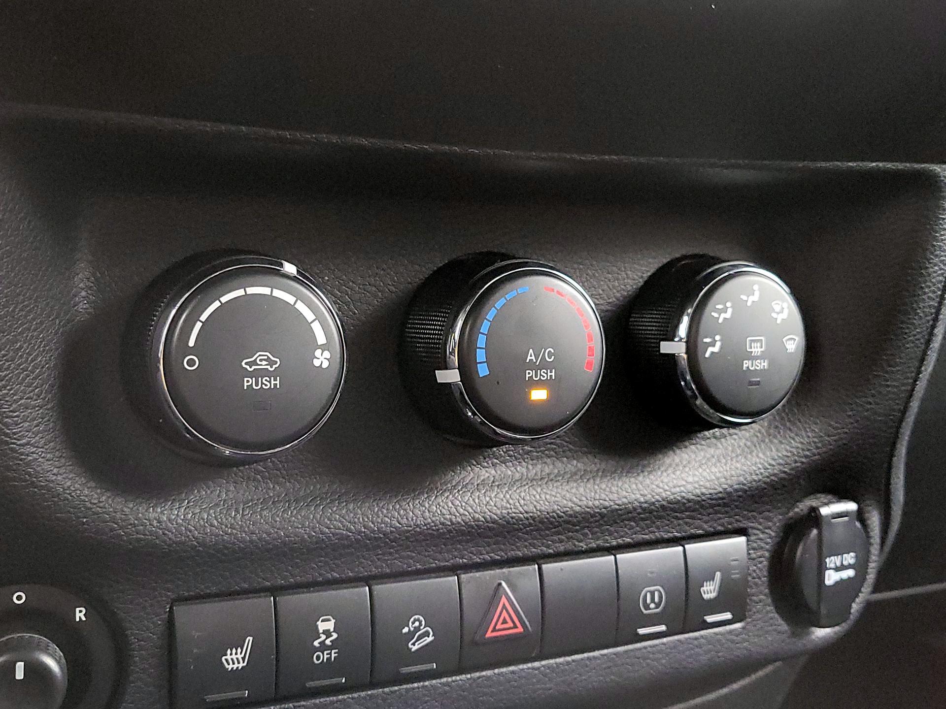 Thumbnail: 2017 Jeep Wrangler - 15