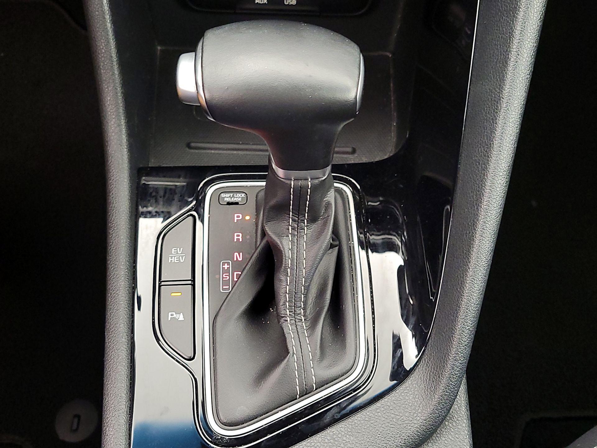 Thumbnail: 2019 Kia Niro - 18