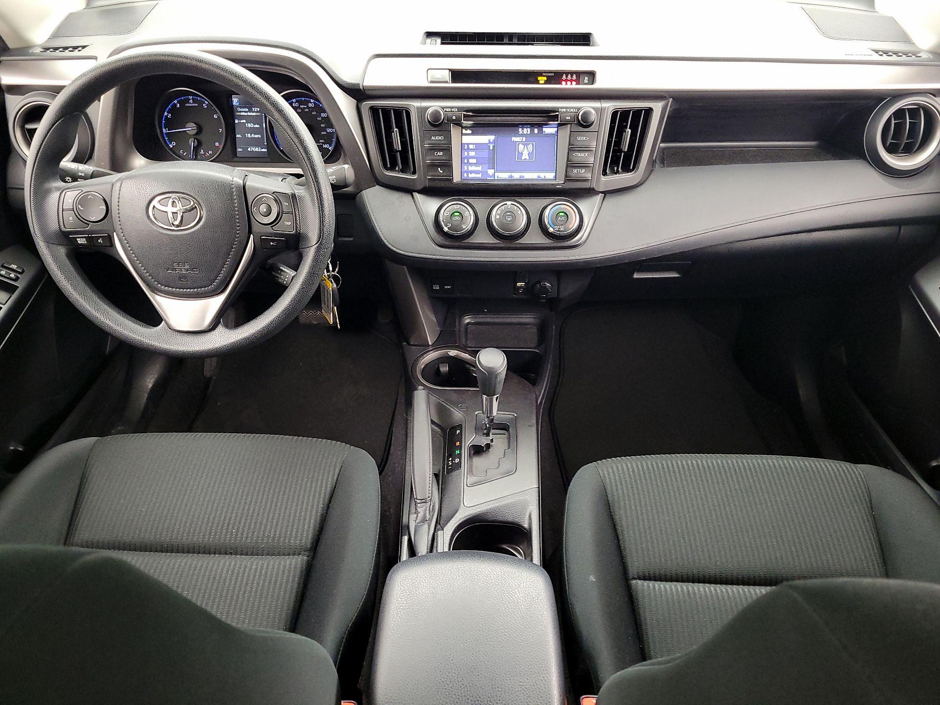 Thumbnail: 2018 Toyota RAV4 - 9